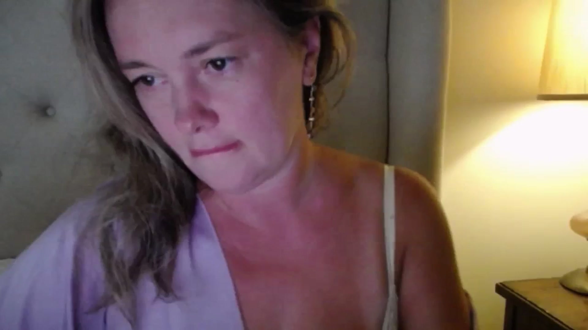 Gallery image thumbnail from J0llye's myfreecams stream on, 08/14/2025, 19:19 image 19 of 20
