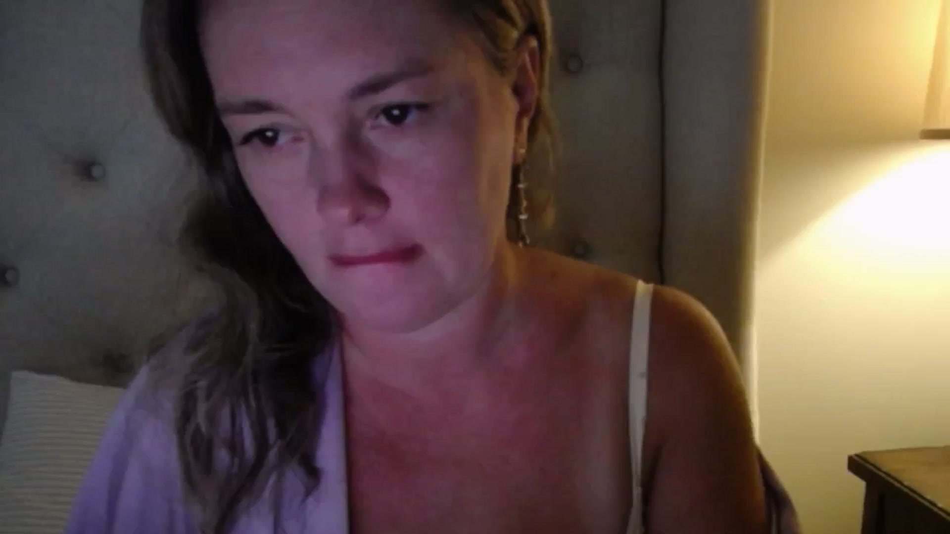 Gallery image thumbnail from J0llye's myfreecams stream on, 08/14/2025, 19:19 image 13 of 20