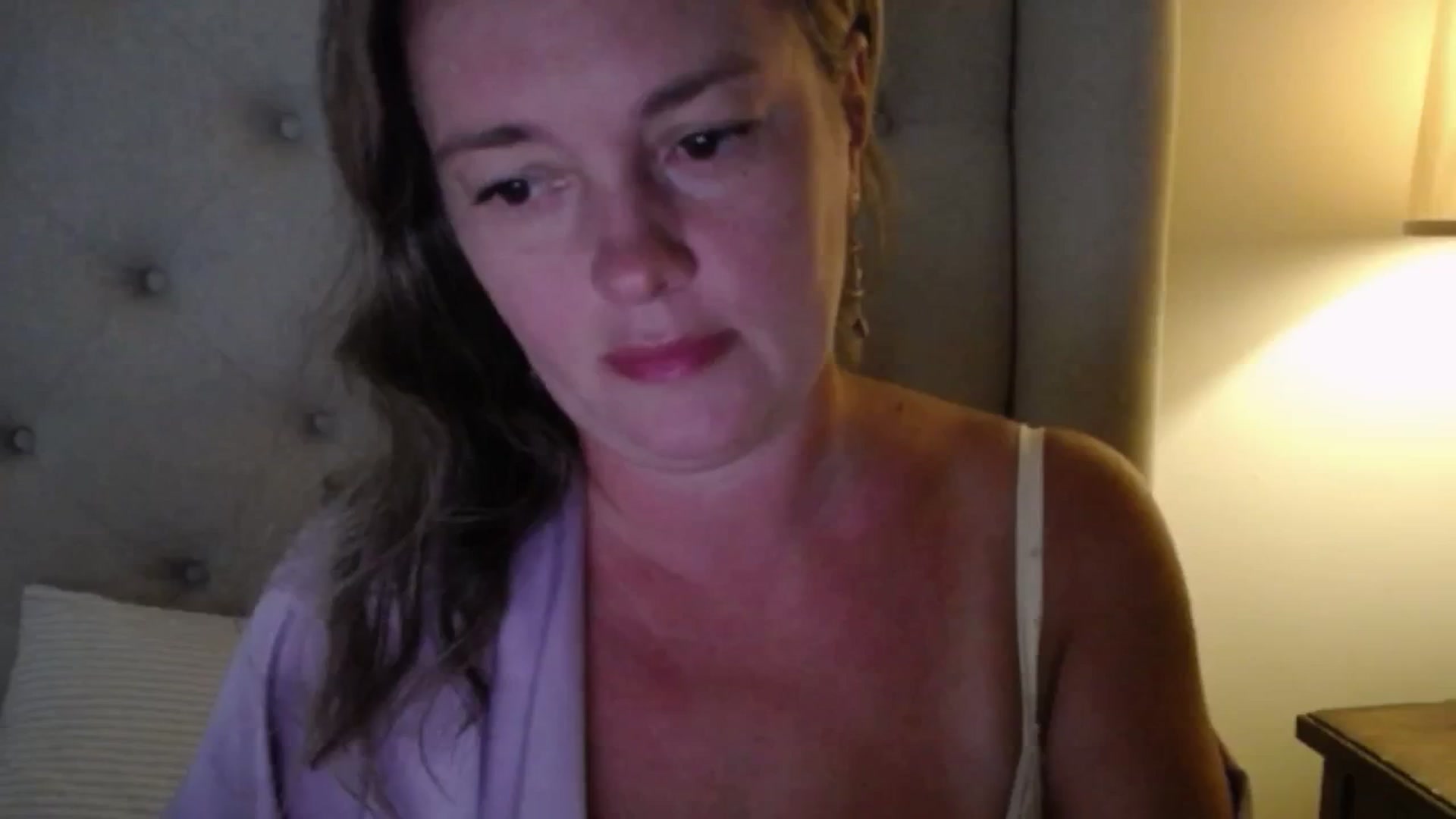 Gallery image thumbnail from J0llye's myfreecams stream on, 08/14/2025, 19:19 image 9 of 20