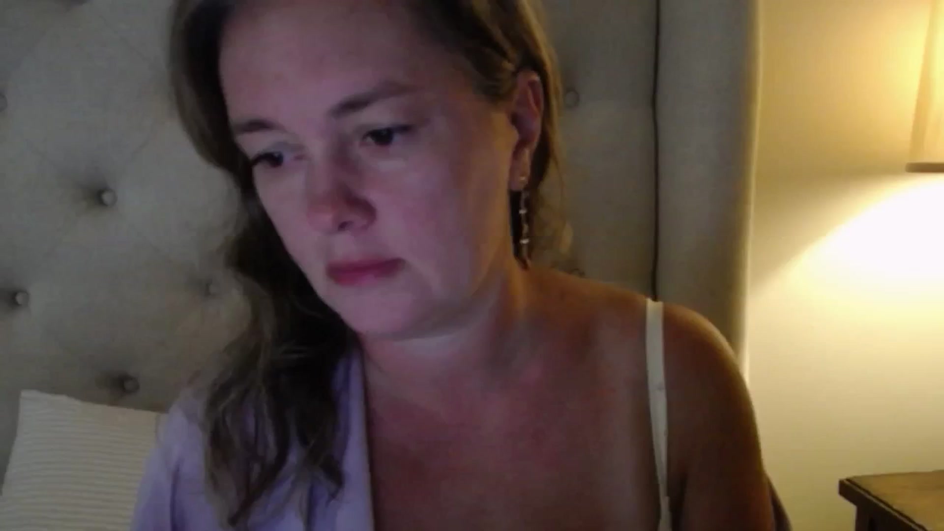 Gallery image thumbnail from J0llye's myfreecams stream on, 08/14/2025, 19:19 image 12 of 20