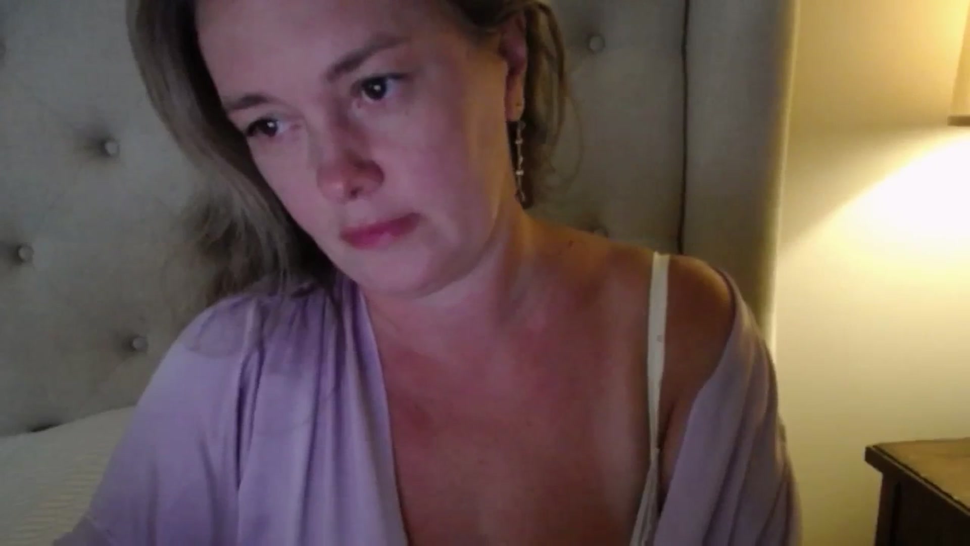 Gallery image thumbnail from J0llye's myfreecams stream on, 08/14/2025, 20:11 image 17 of 20