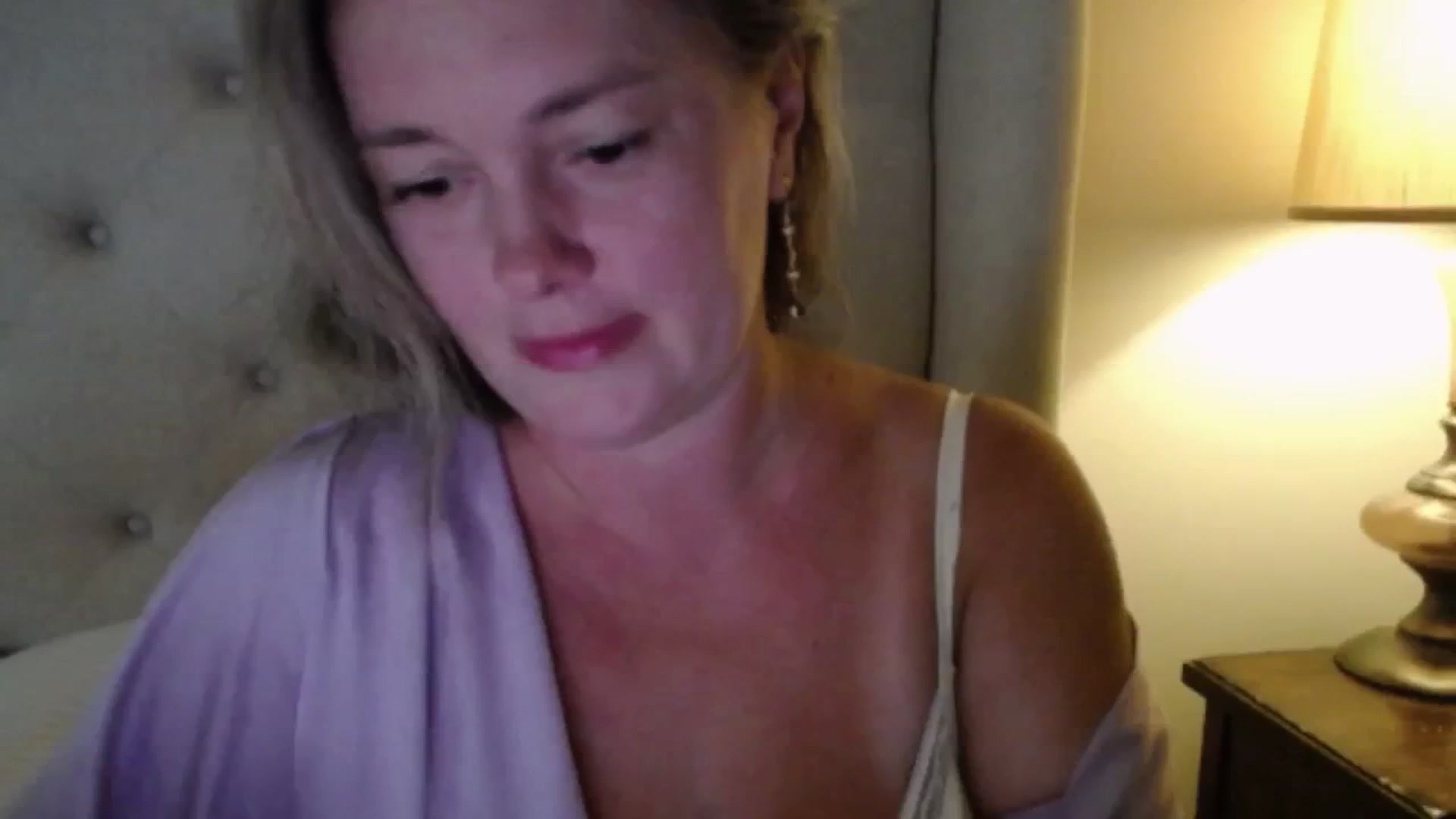 Gallery image thumbnail from J0llye's myfreecams stream on, 08/14/2025, 20:11 image 2 of 20