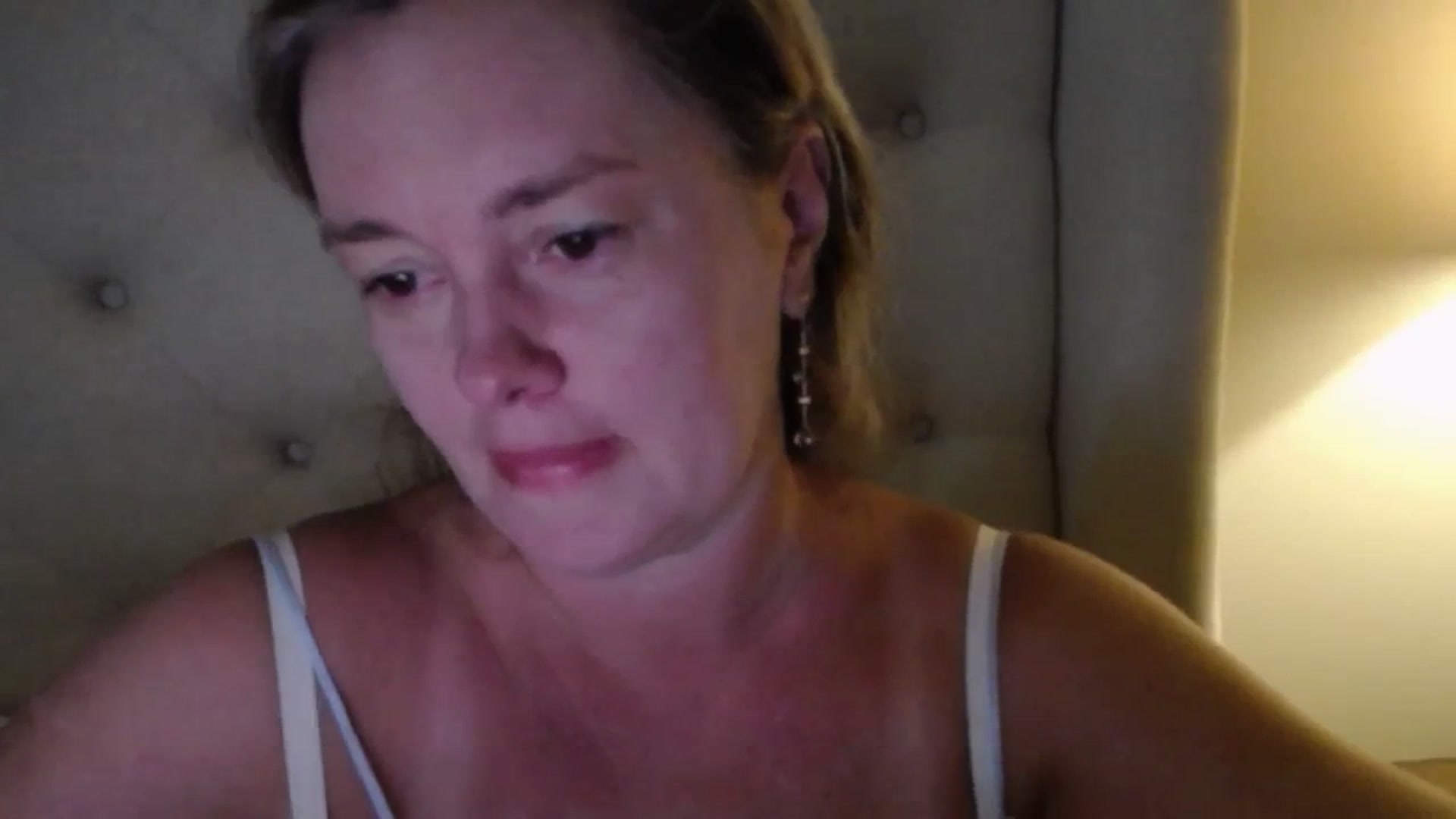 Gallery image thumbnail from J0llye's myfreecams stream on, 08/15/2025, 19:05 image 19 of 20