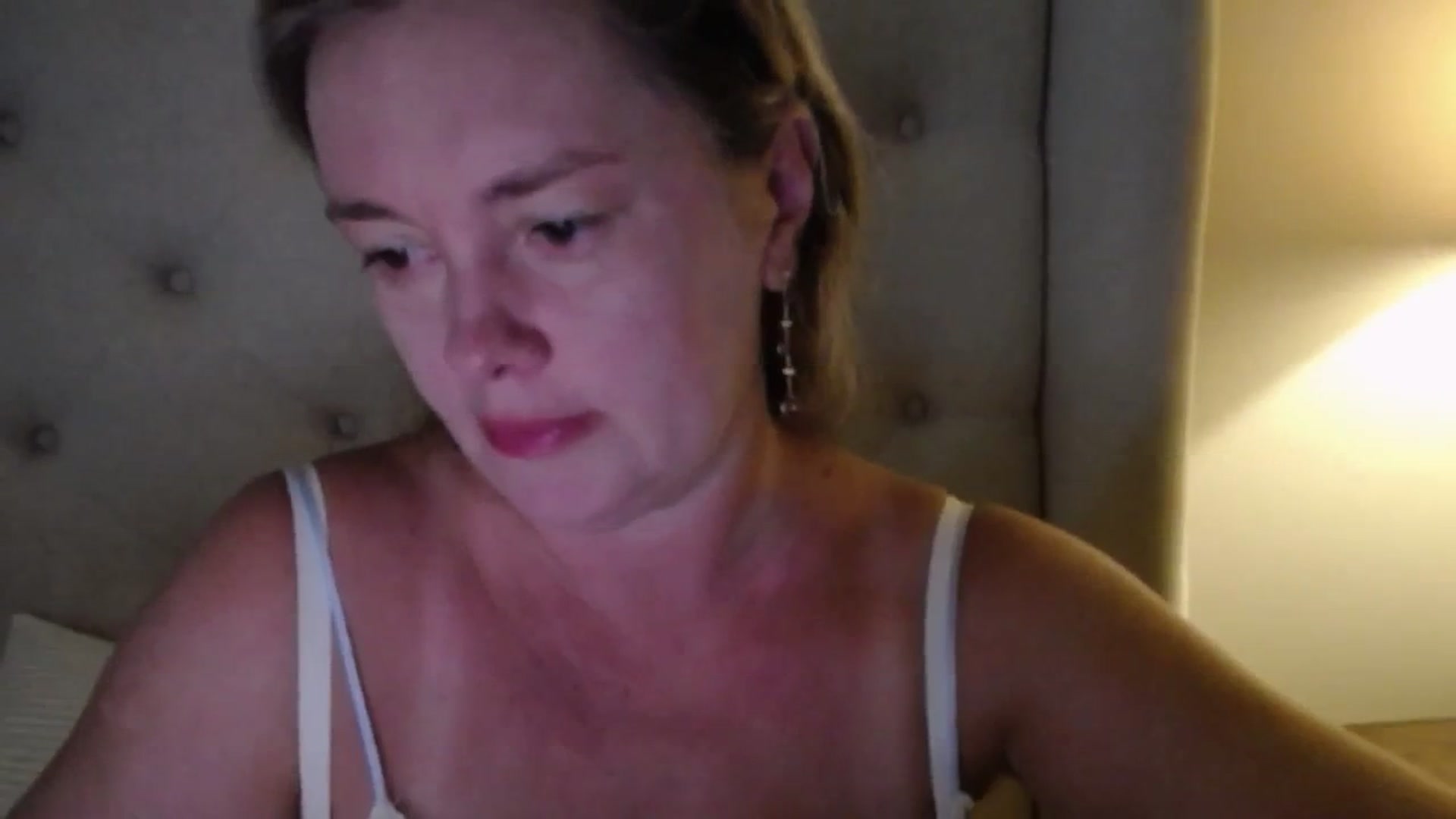 Gallery image thumbnail from J0llye's myfreecams stream on, 08/15/2025, 19:05 image 7 of 20
