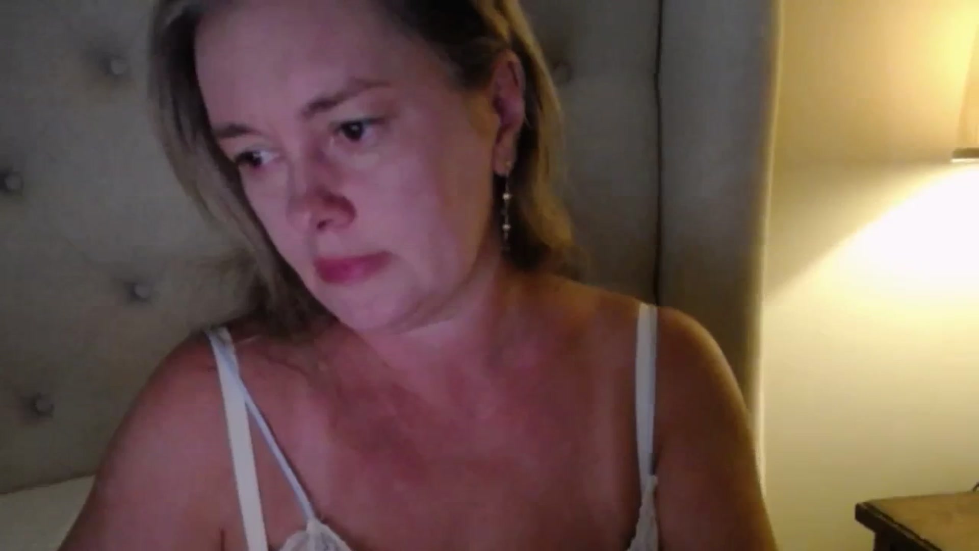 Gallery image thumbnail from J0llye's myfreecams stream on, 08/15/2025, 20:21 image 12 of 20