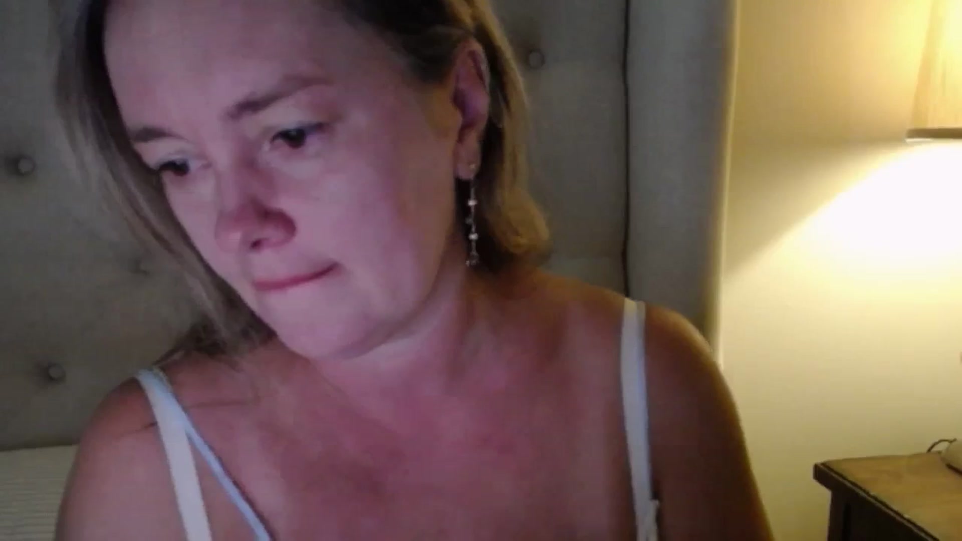 Gallery image thumbnail from J0llye's myfreecams stream on, 08/15/2025, 20:21 image 4 of 20