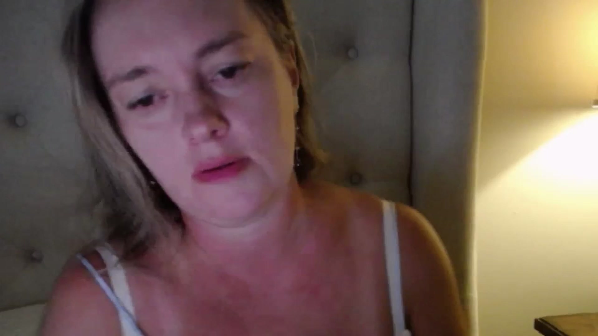 Gallery image thumbnail from J0llye's myfreecams stream on, 08/15/2025, 20:21 image 14 of 20