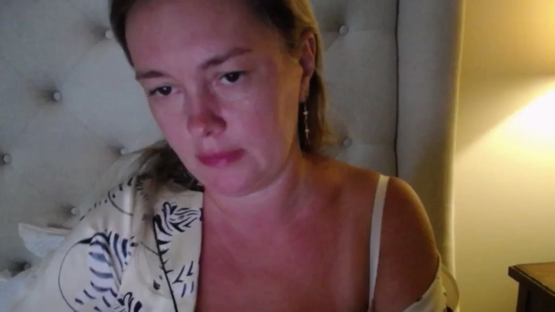 Gallery image thumbnail from J0llye's myfreecams stream on, 08/16/2025, 20:19 image 4 of 20
