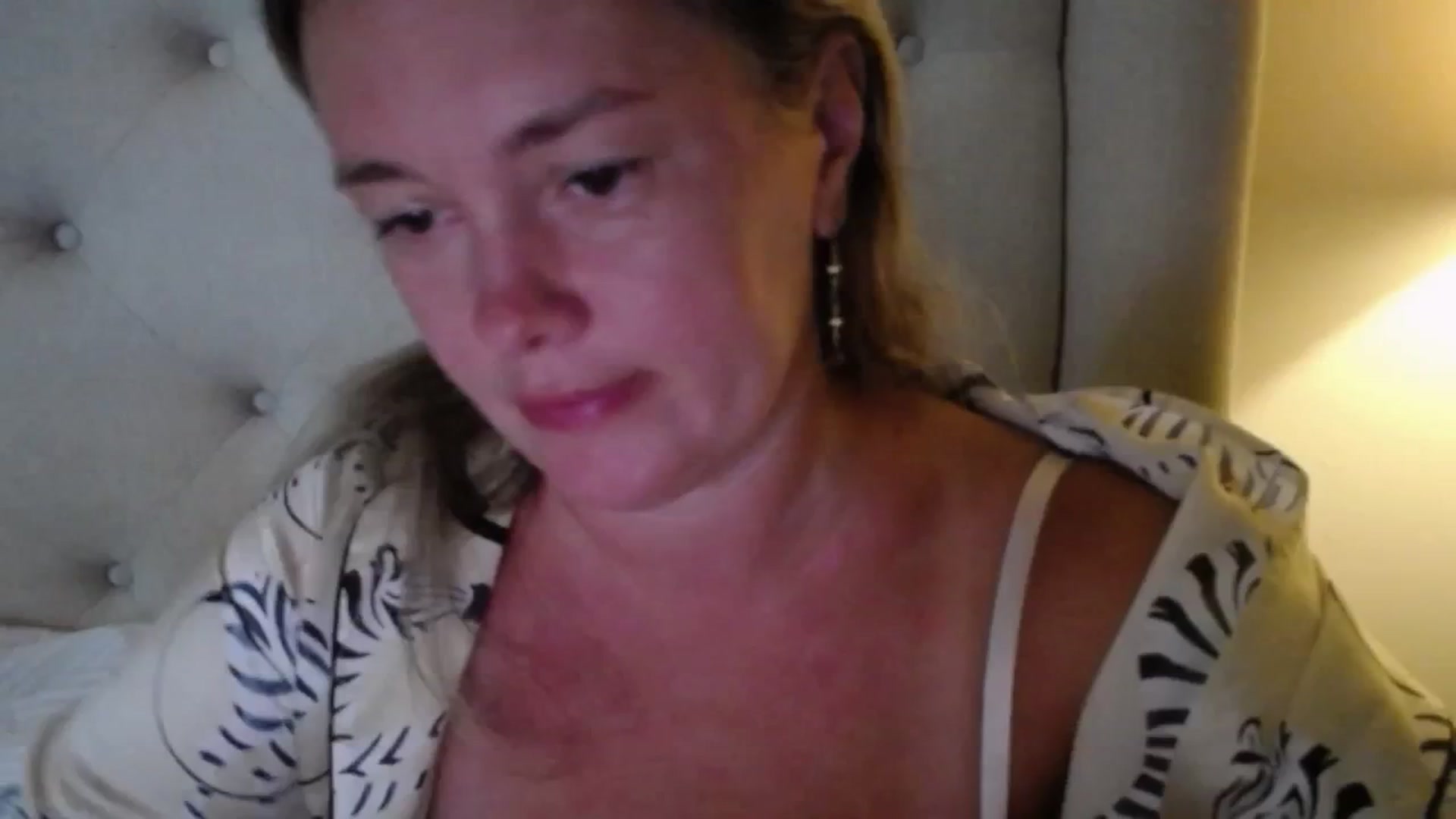 Gallery image thumbnail from J0llye's myfreecams stream on, 08/16/2025, 20:19 image 13 of 20
