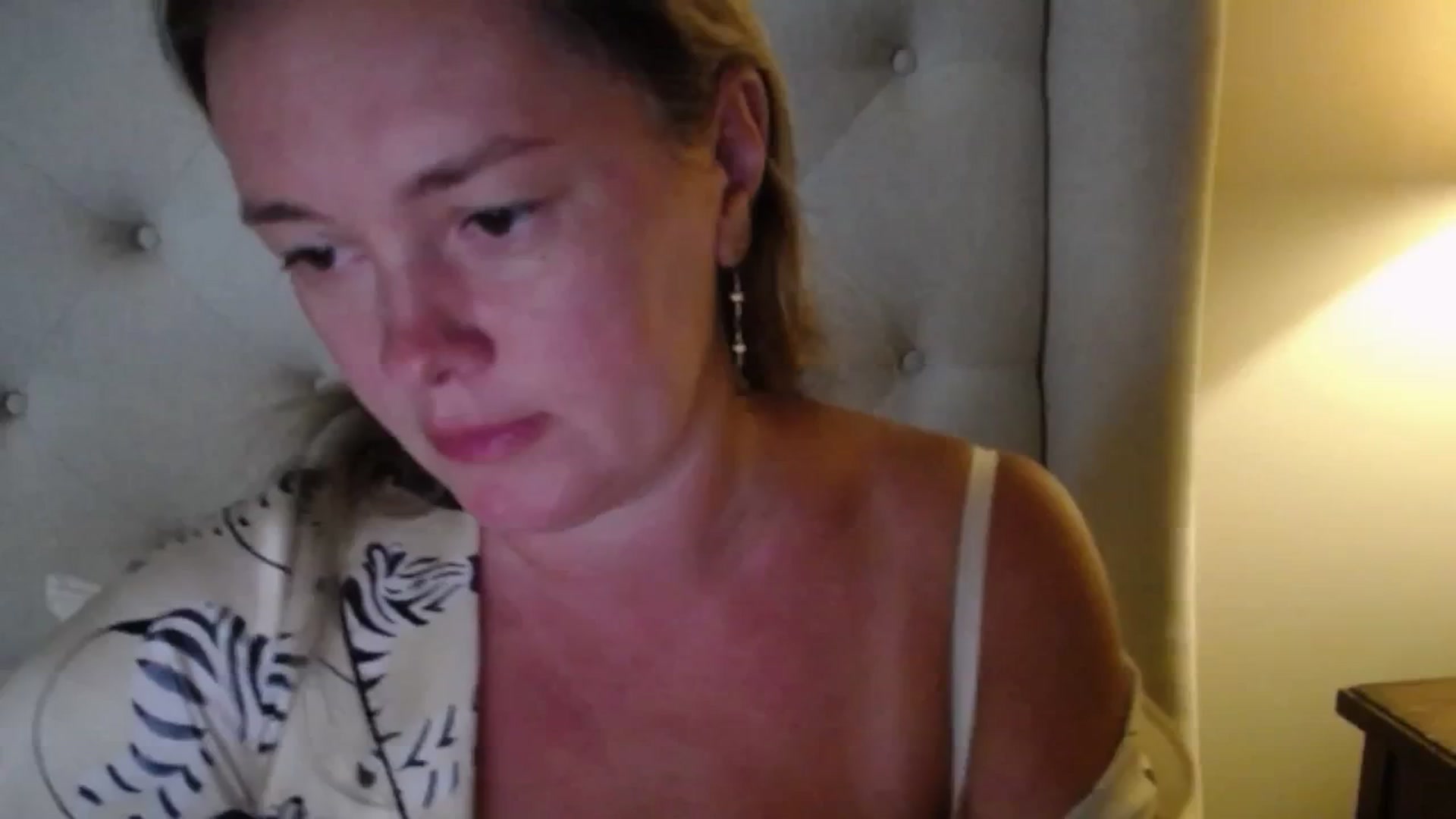 Gallery image thumbnail from J0llye's myfreecams stream on, 08/16/2025, 20:19 image 5 of 20