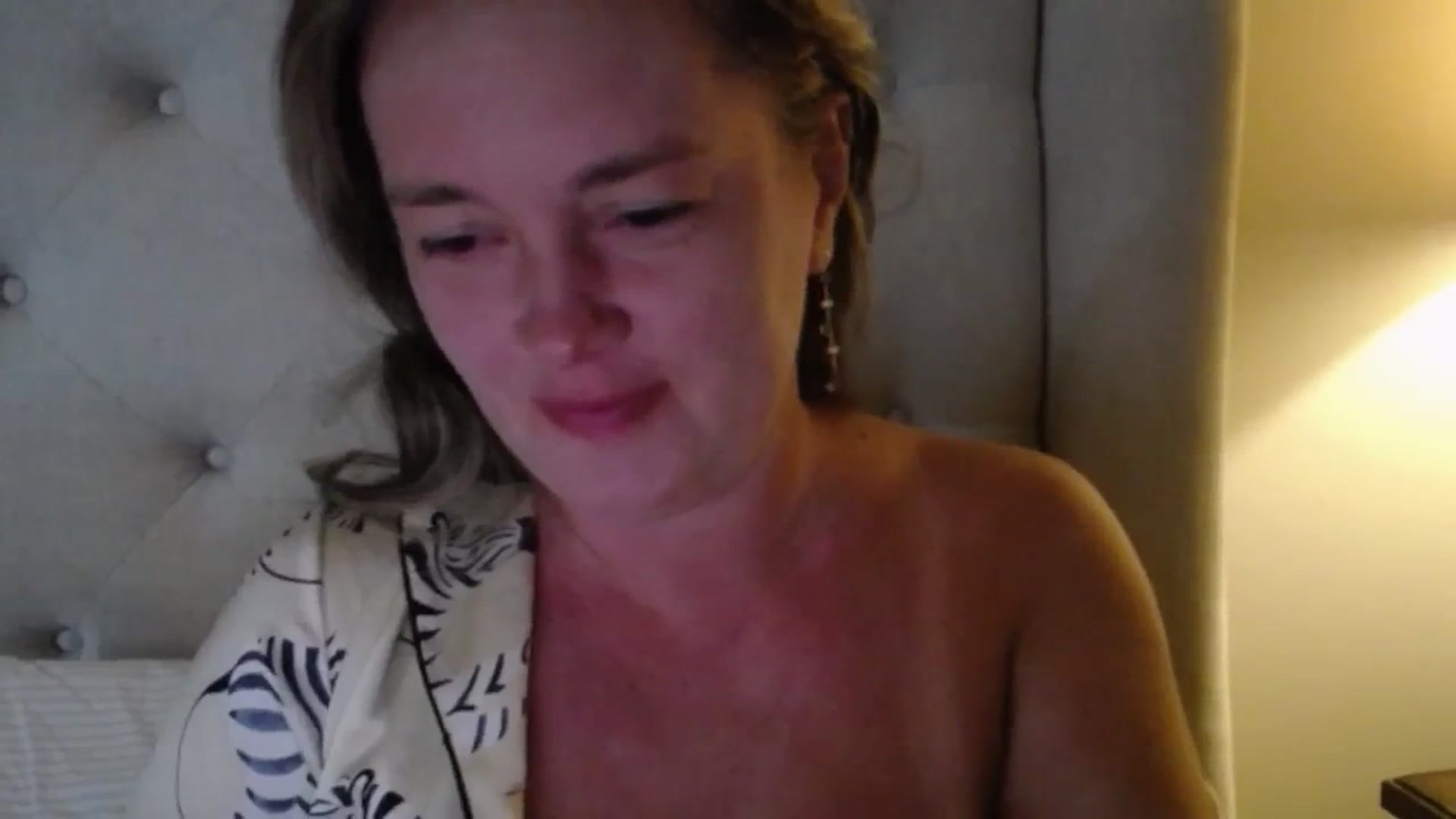 Gallery image thumbnail from J0llye's myfreecams stream on, 08/17/2025, 20:18 image 14 of 20