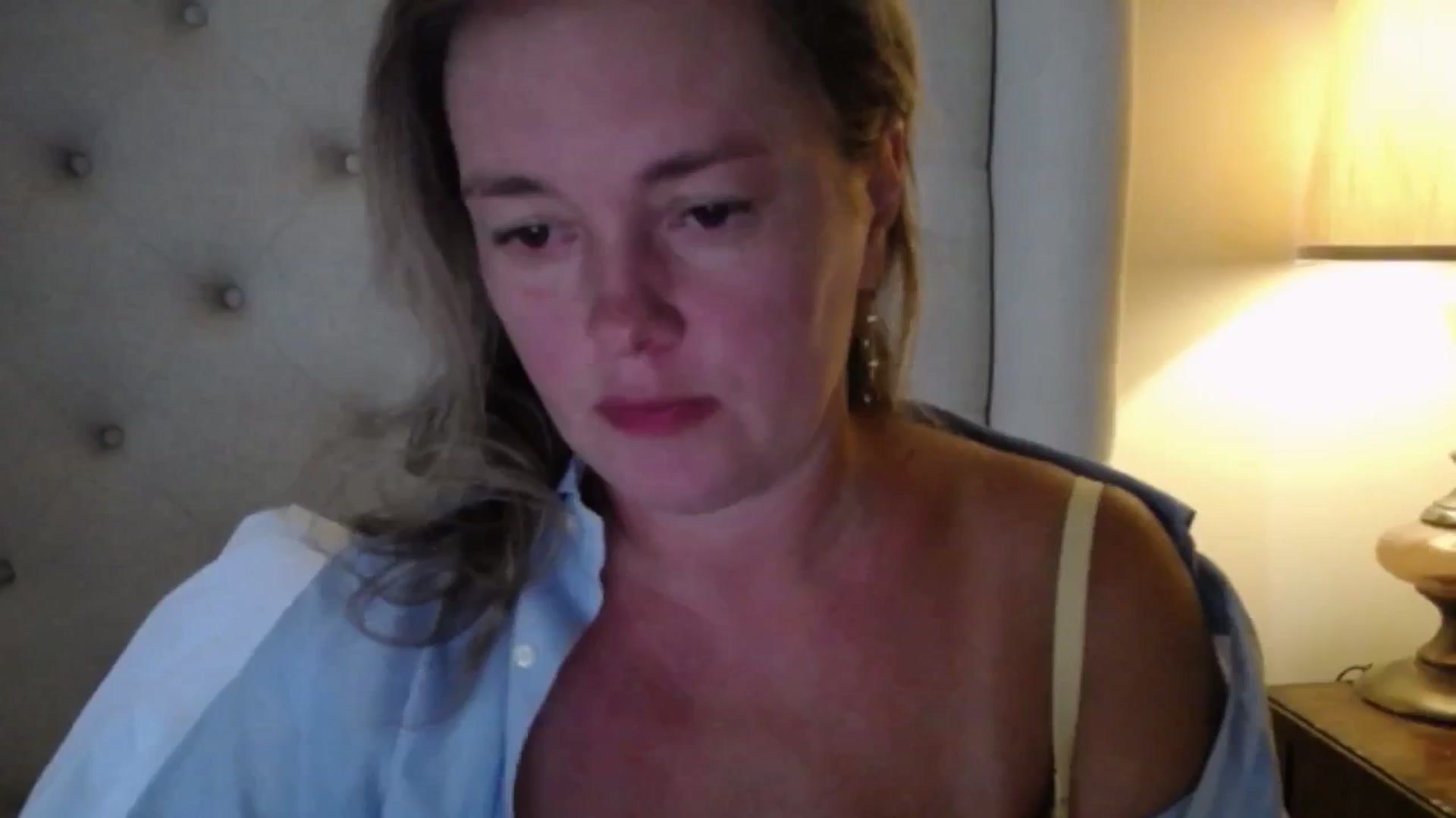 Gallery image thumbnail from J0llye's myfreecams stream on, 08/18/2025, 20:27 image 1 of 20