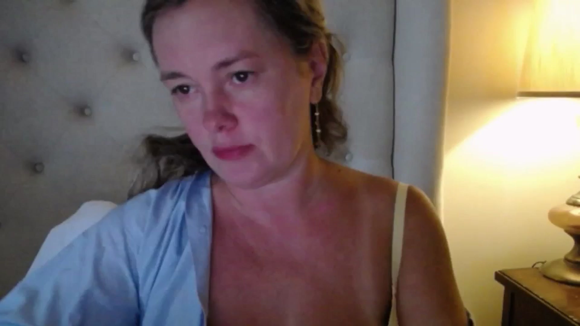 Gallery image thumbnail from J0llye's myfreecams stream on, 08/18/2025, 20:27 image 3 of 20