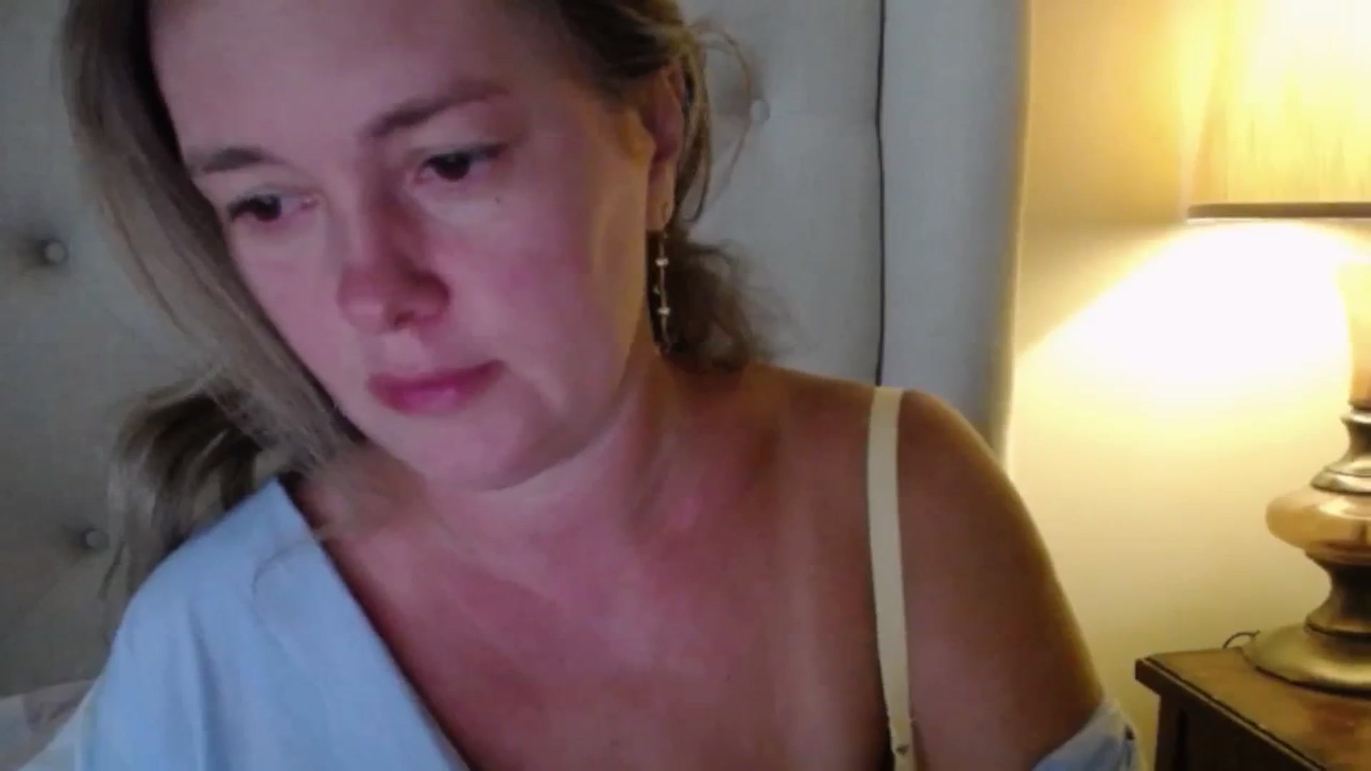 Gallery image thumbnail from J0llye's myfreecams stream on, 08/18/2025, 20:27 image 20 of 20