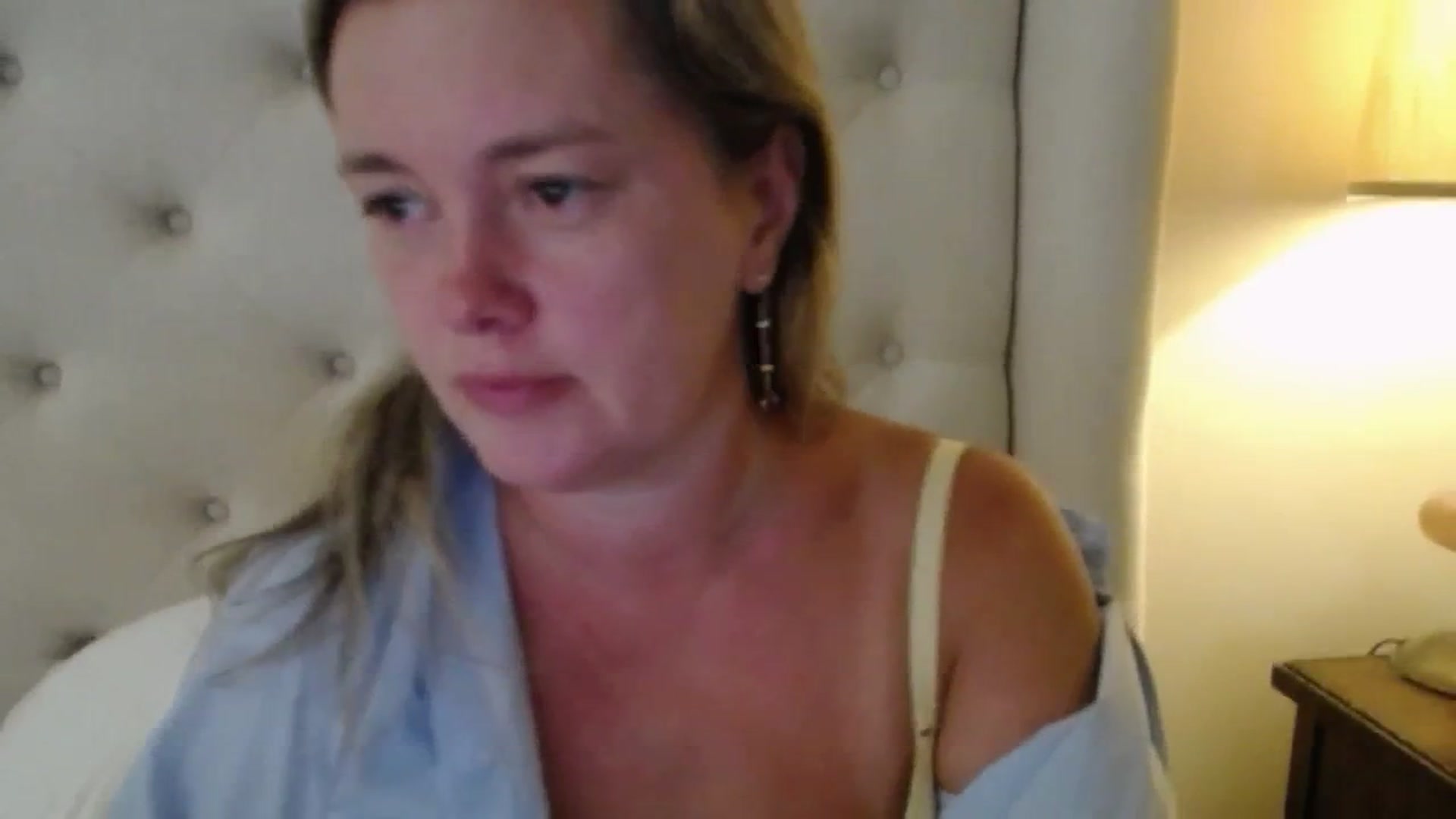 Gallery image thumbnail from J0llye's myfreecams stream on, 08/19/2025, 15:57 image 6 of 20