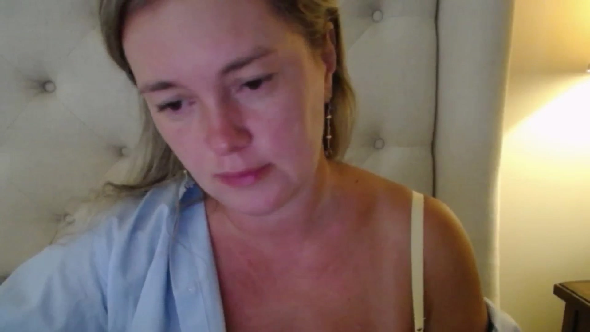 Gallery image thumbnail from J0llye's myfreecams stream on, 08/19/2025, 15:57 image 16 of 20