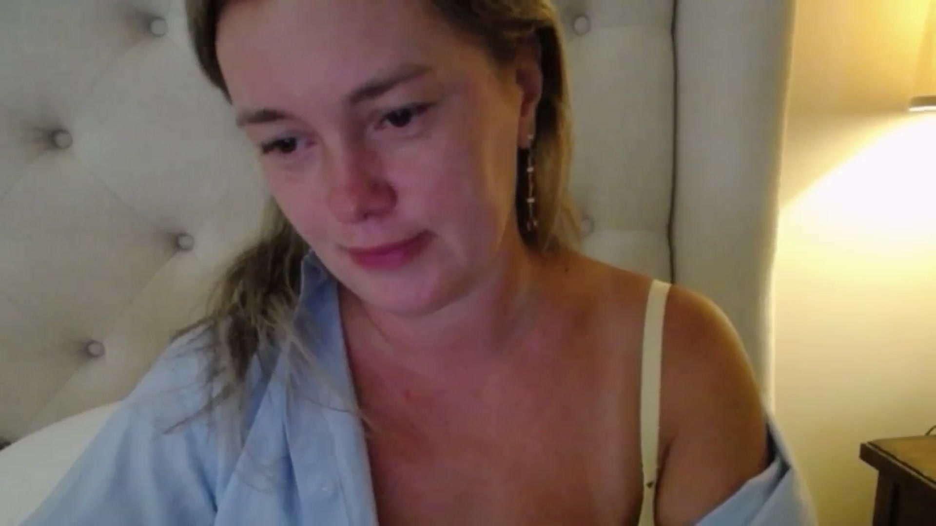 Gallery image thumbnail from J0llye's myfreecams stream on, 08/19/2025, 15:57 image 8 of 20
