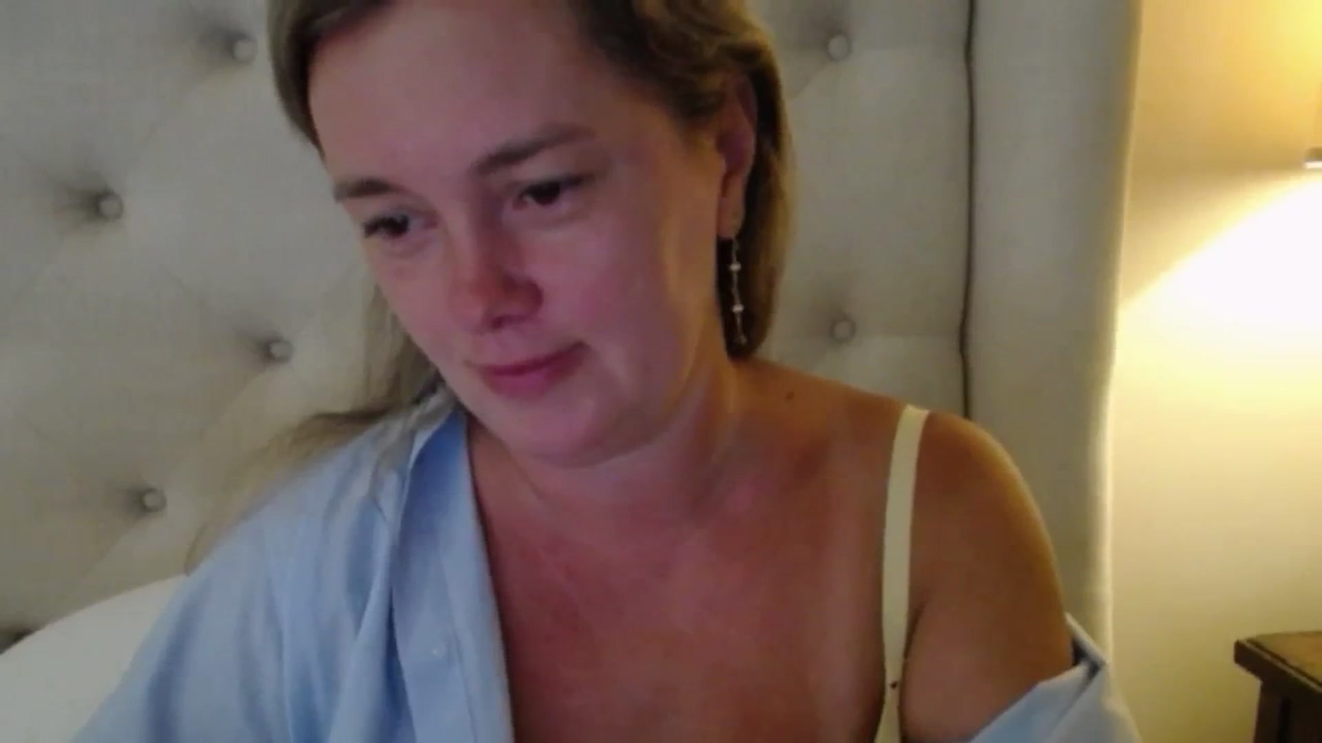 Gallery image thumbnail from J0llye's myfreecams stream on, 08/19/2025, 15:57 image 14 of 20