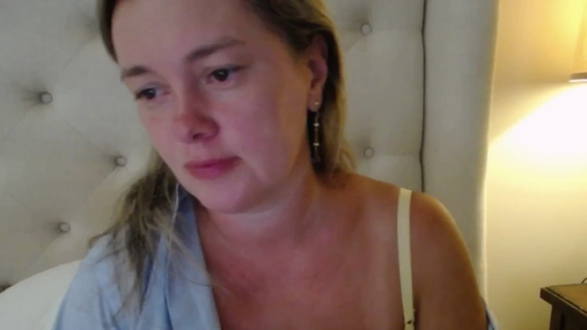 Gallery image thumbnail from J0llye's myfreecams stream on, 08/19/2025, 15:57 image 9 of 20