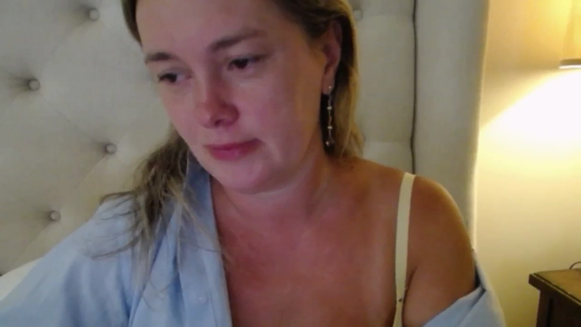 Gallery image thumbnail from J0llye's myfreecams stream on, 08/19/2025, 15:57 image 7 of 20