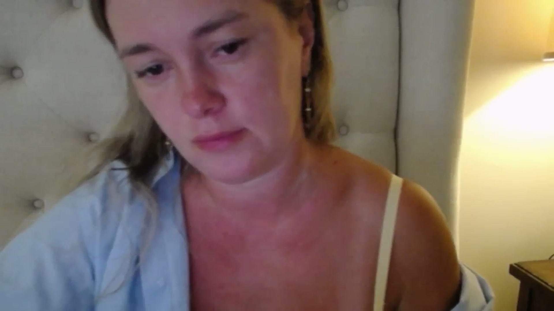 Gallery image thumbnail from J0llye's myfreecams stream on, 08/19/2025, 15:57 image 19 of 20