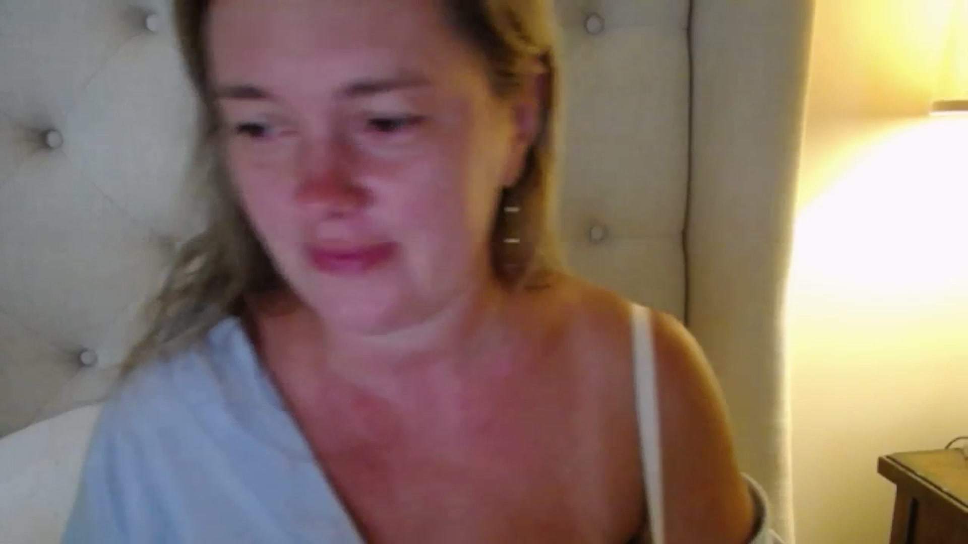 Gallery image thumbnail from J0llye's myfreecams stream on, 08/19/2025, 19:06 image 15 of 20