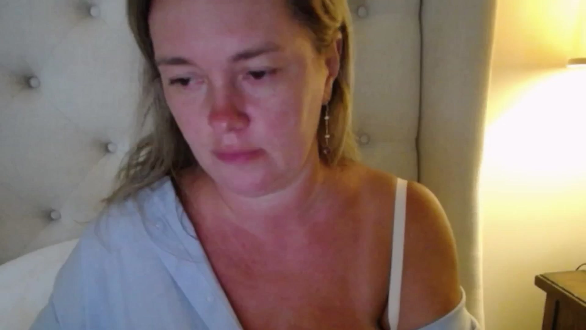 Gallery image thumbnail from J0llye's myfreecams stream on, 08/19/2025, 19:06 image 13 of 20