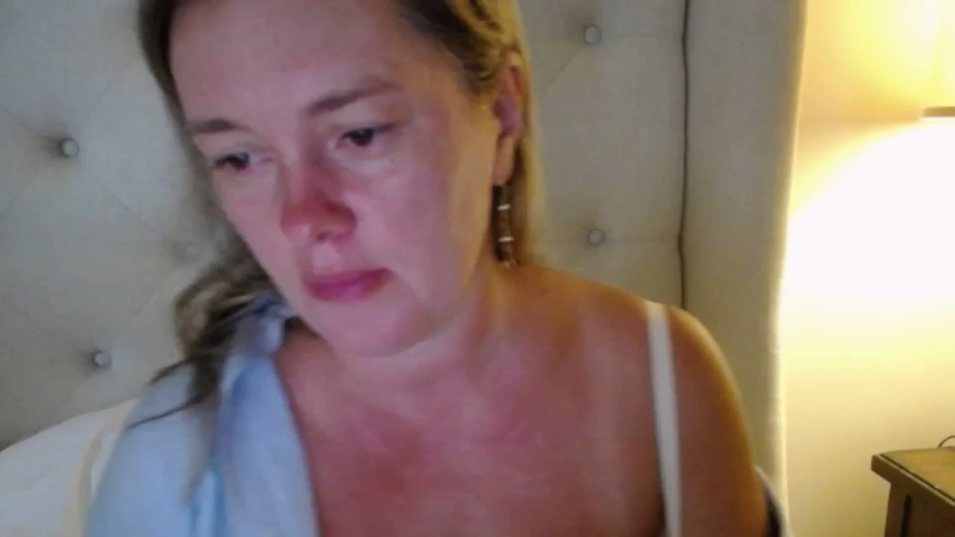 Gallery image thumbnail from J0llye's myfreecams stream on, 08/19/2025, 19:06 image 6 of 20