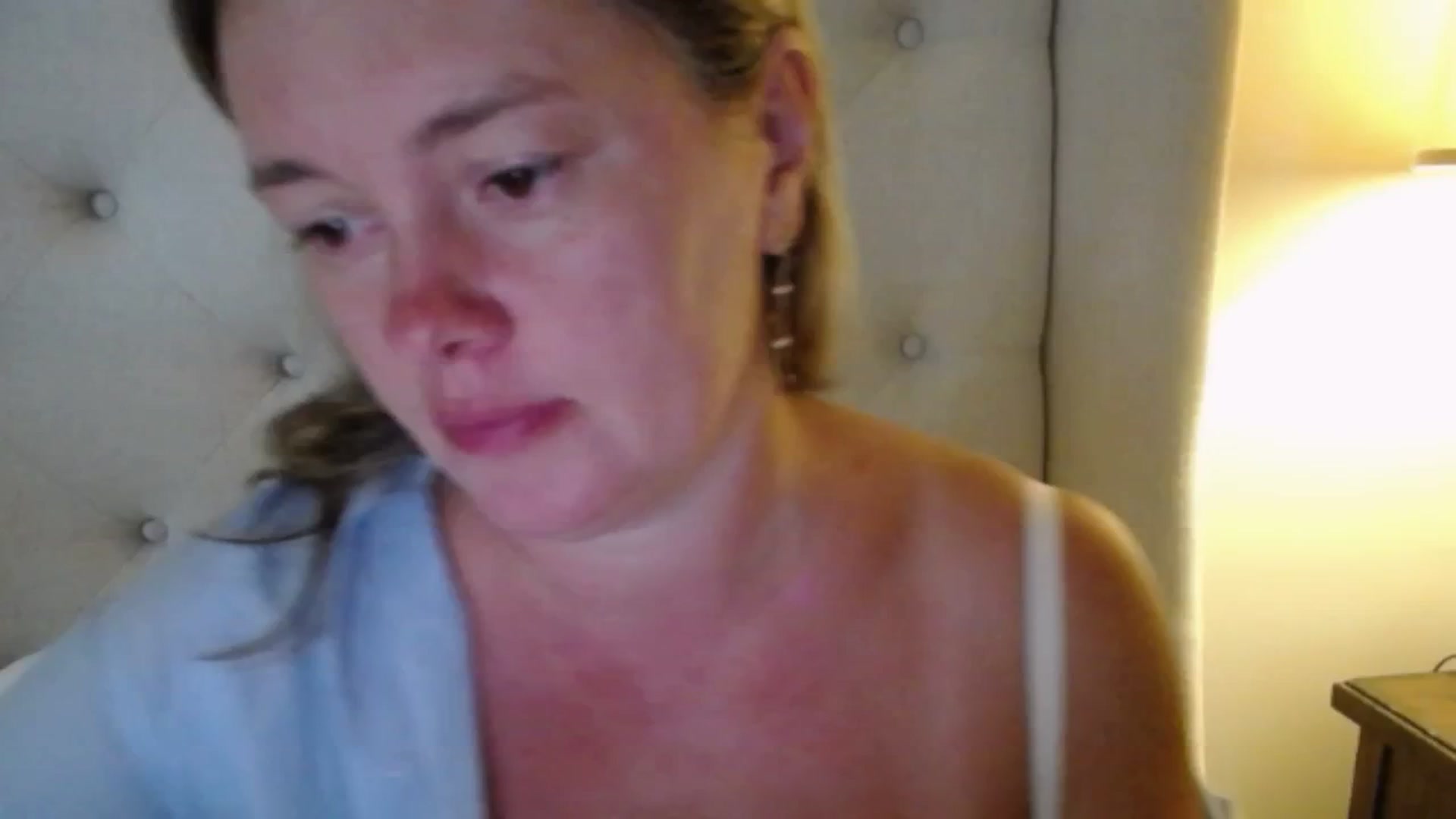 Gallery image thumbnail from J0llye's myfreecams stream on, 08/19/2025, 19:06 image 4 of 20