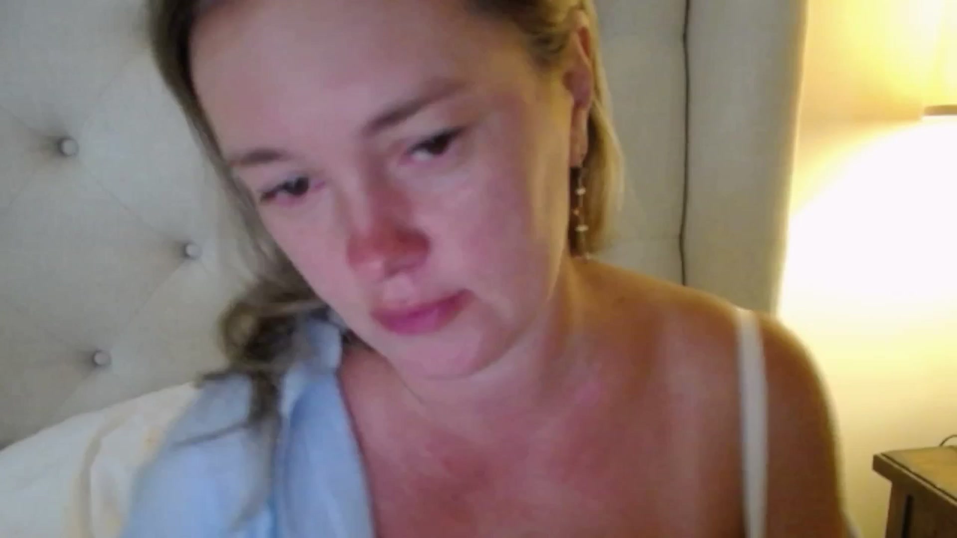 Gallery image thumbnail from J0llye's myfreecams stream on, 08/19/2025, 19:06 image 5 of 20