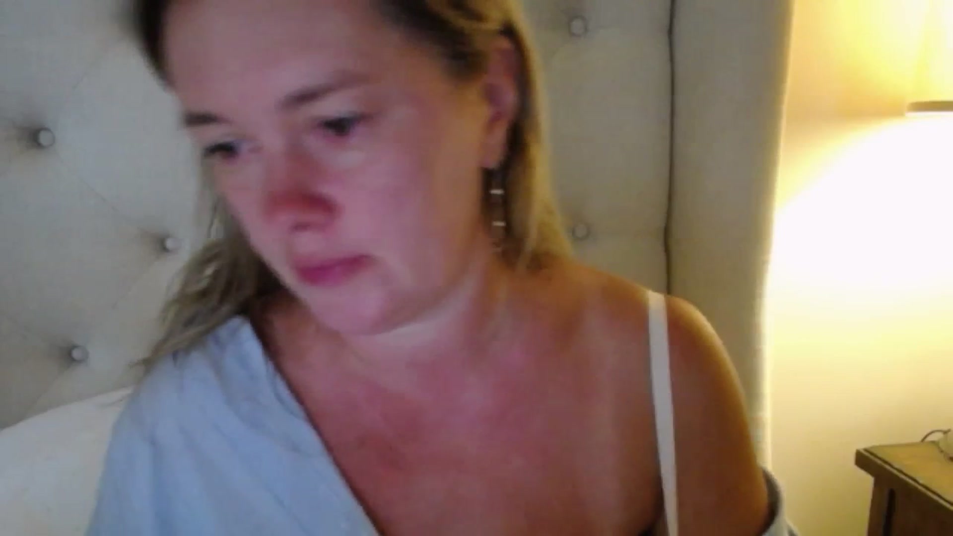 Gallery image thumbnail from J0llye's myfreecams stream on, 08/19/2025, 19:06 image 14 of 20
