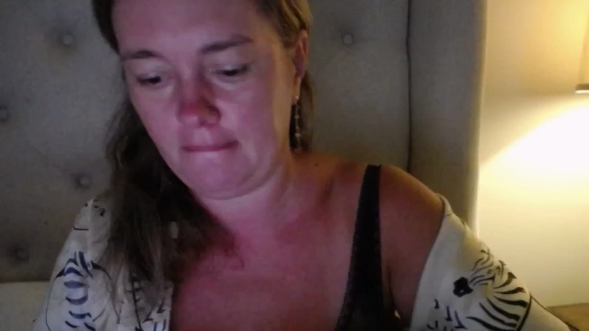 Gallery image thumbnail from J0llye's myfreecams stream on, 08/20/2025, 16:18 image 14 of 20