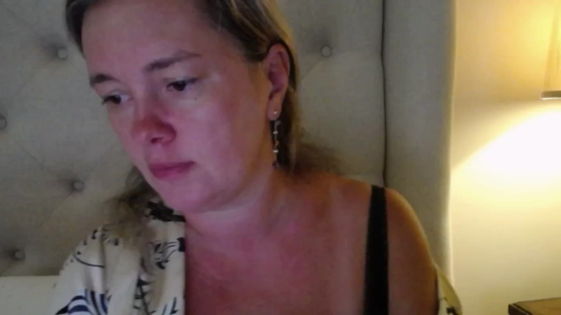 Gallery image thumbnail from J0llye's myfreecams stream on, 08/20/2025, 16:18 image 6 of 20