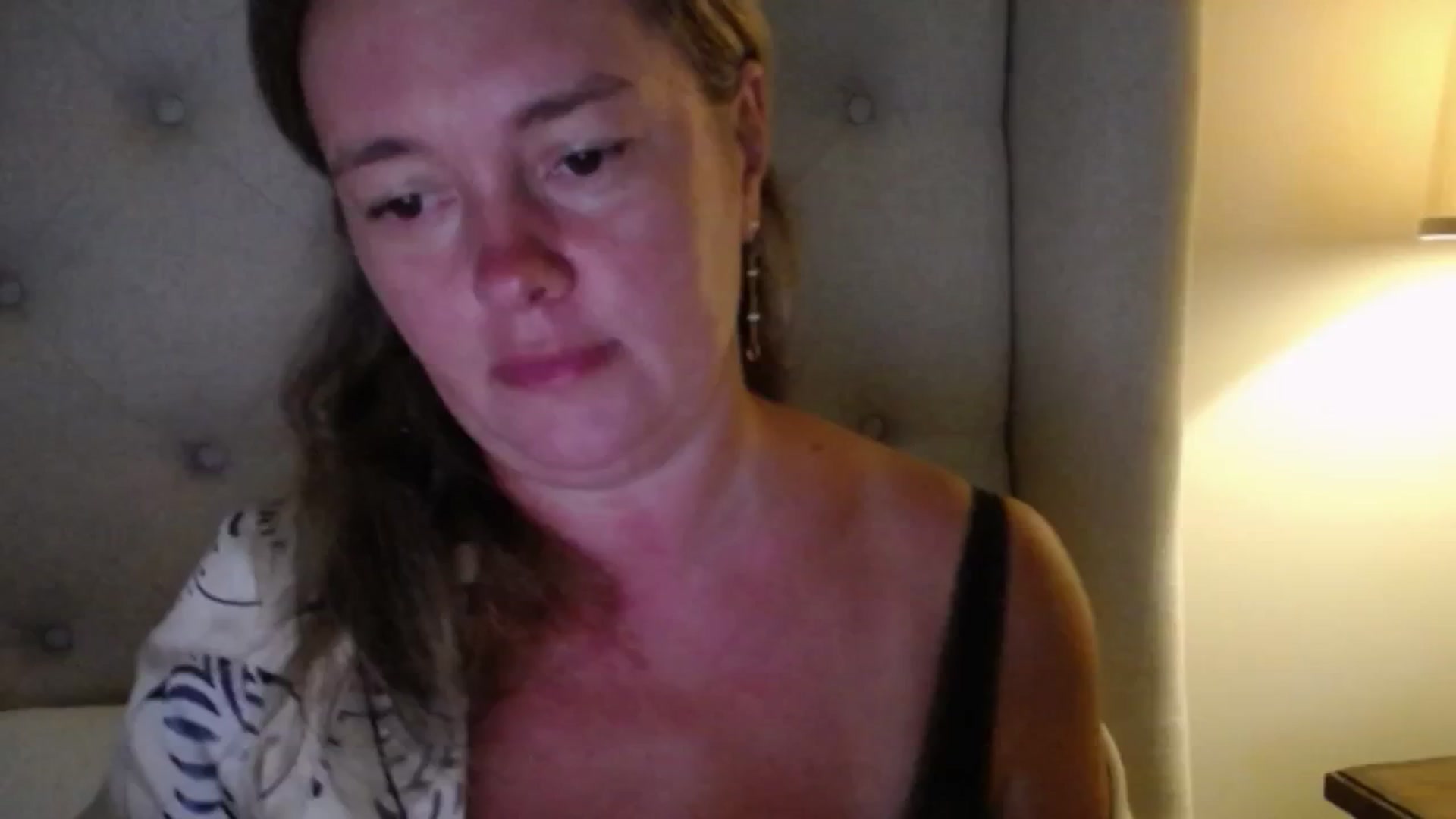 Gallery image thumbnail from J0llye's myfreecams stream on, 08/20/2025, 16:18 image 16 of 20