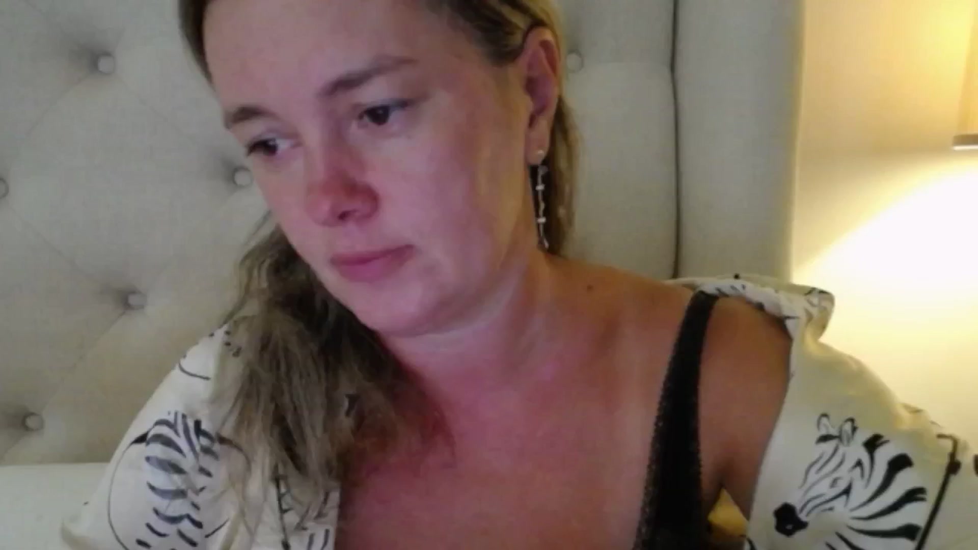 Gallery image thumbnail from J0llye's myfreecams stream on, 08/20/2025, 16:18 image 12 of 20