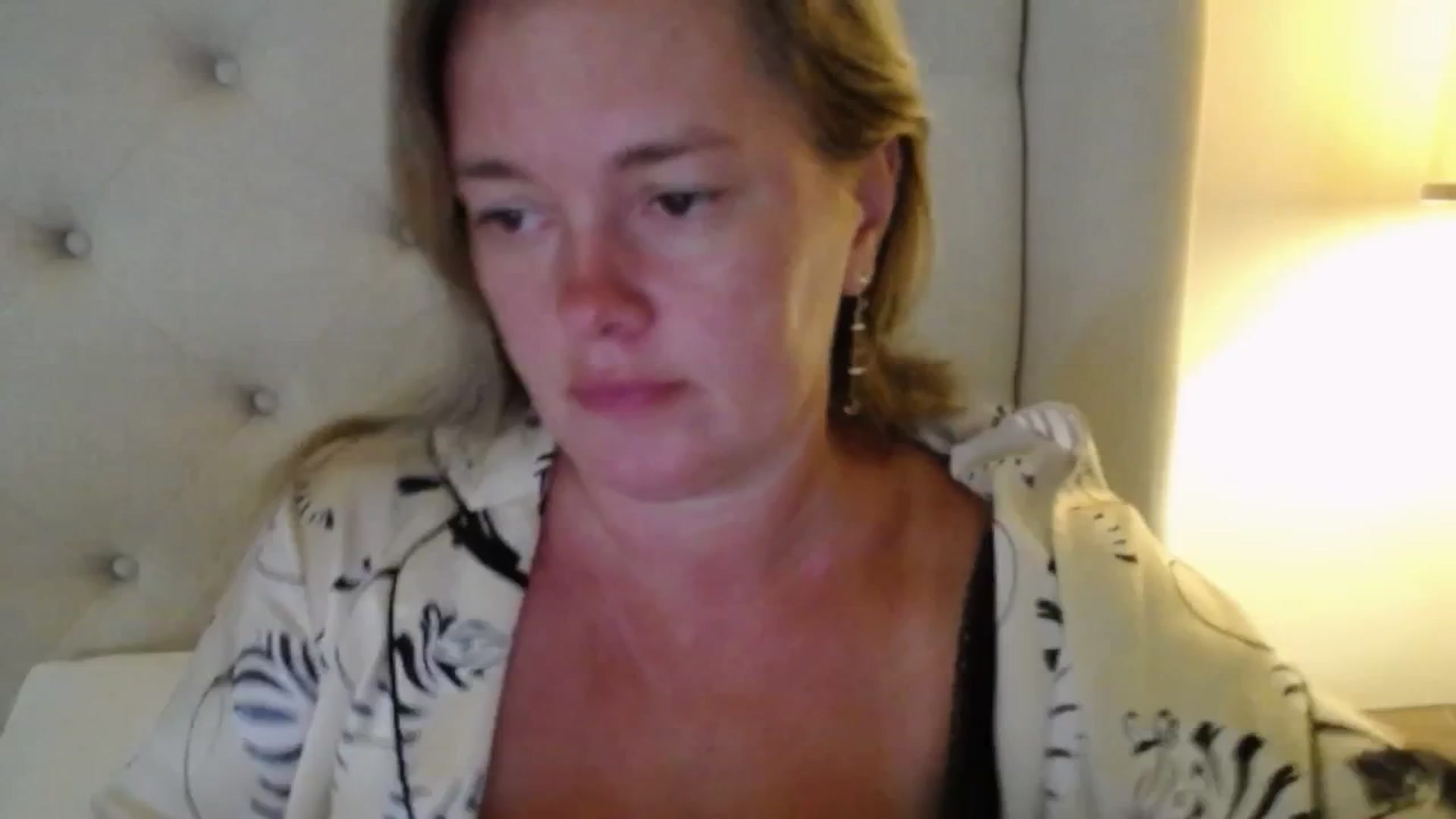 Gallery image thumbnail from J0llye's myfreecams stream on, 08/20/2025, 18:57 image 10 of 20
