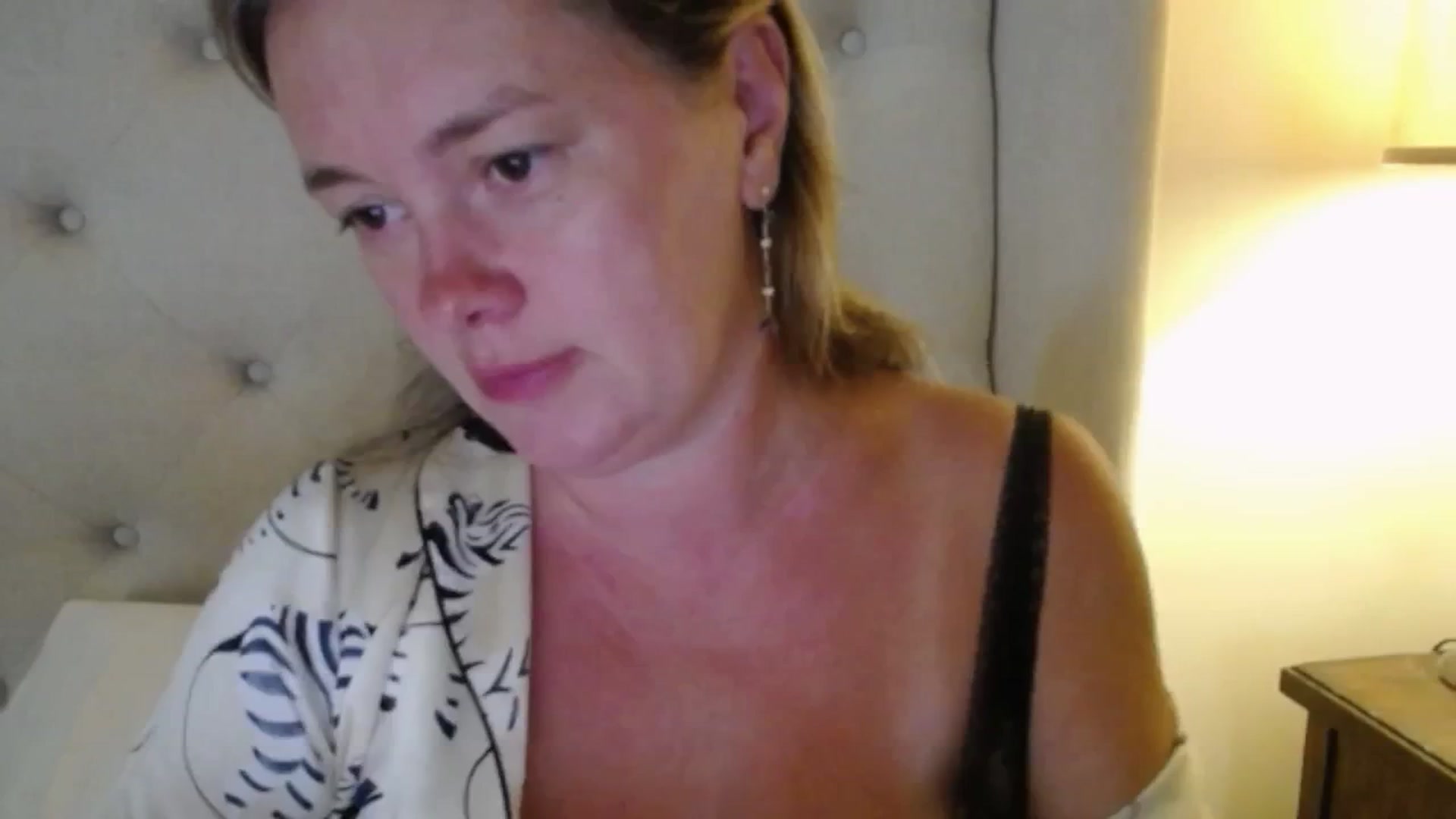 Gallery image thumbnail from J0llye's myfreecams stream on, 08/20/2025, 18:57 image 4 of 20