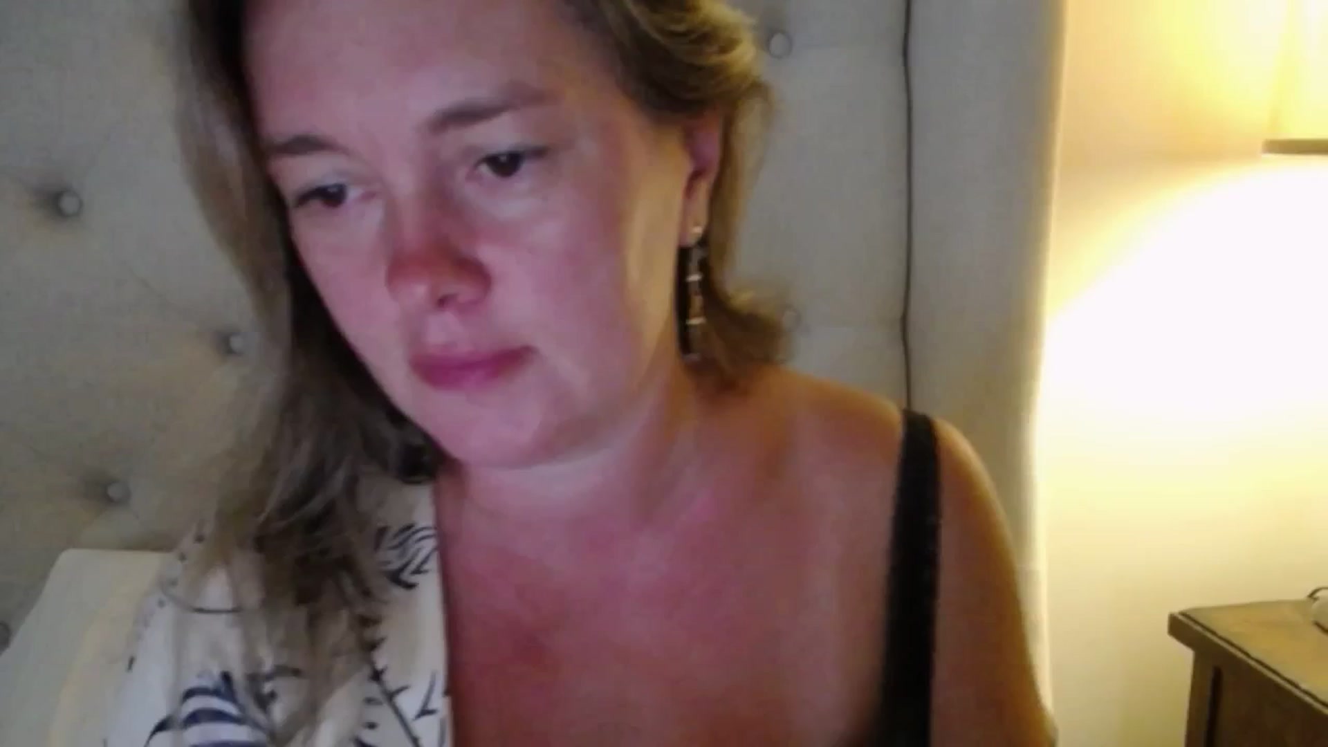 Gallery image thumbnail from J0llye's myfreecams stream on, 08/20/2025, 18:57 image 6 of 20