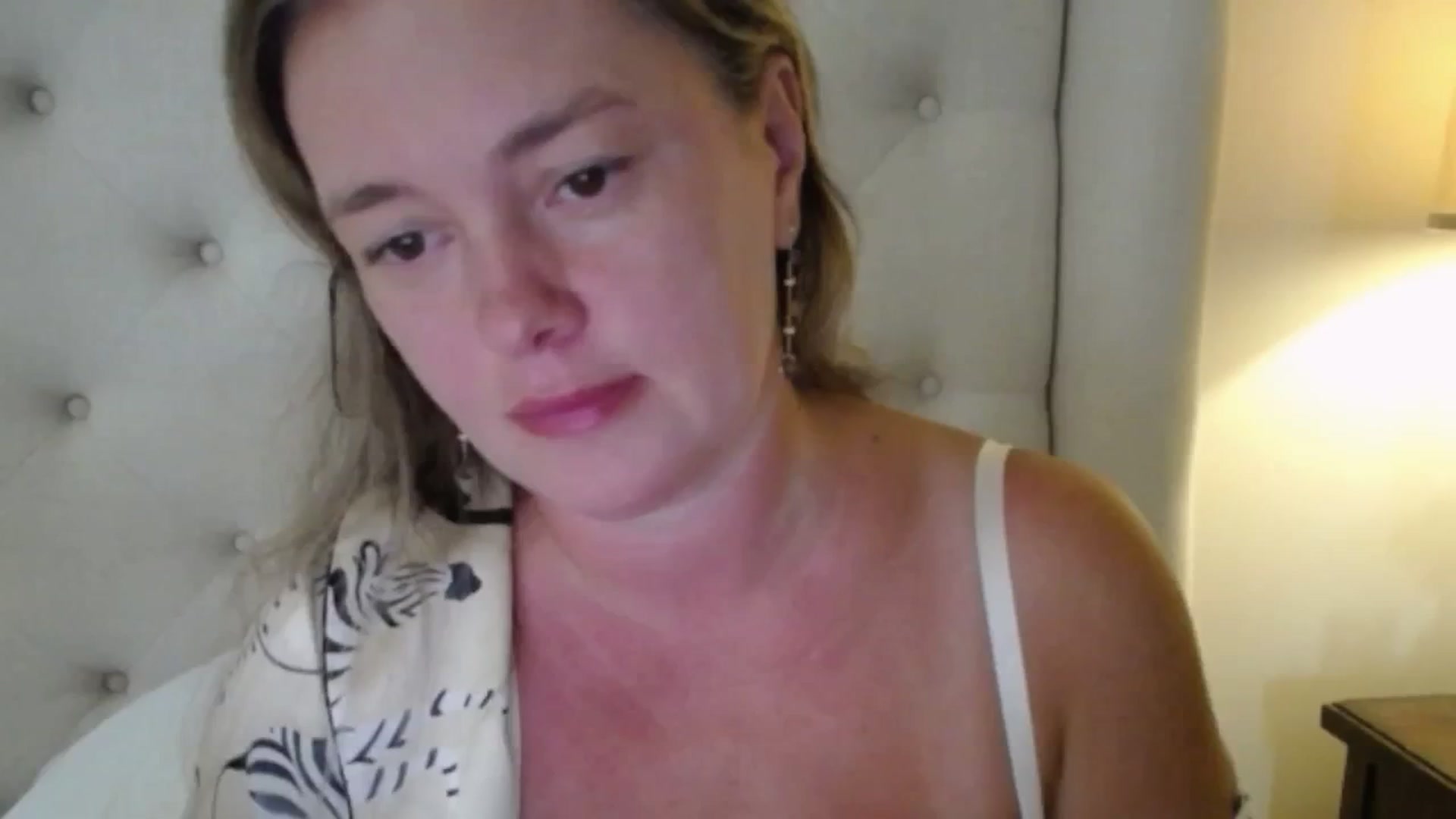 Gallery image thumbnail from J0llye's myfreecams stream on, 08/21/2025, 16:01 image 4 of 20