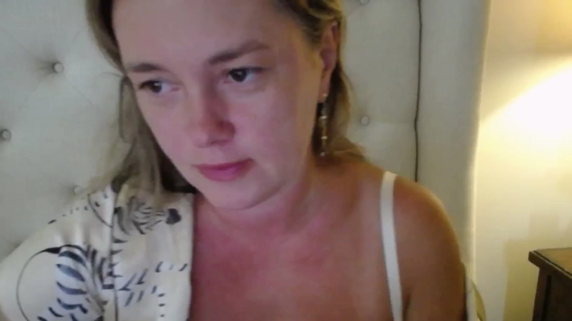 Gallery image thumbnail from J0llye's myfreecams stream on, 08/21/2025, 16:01 image 11 of 20