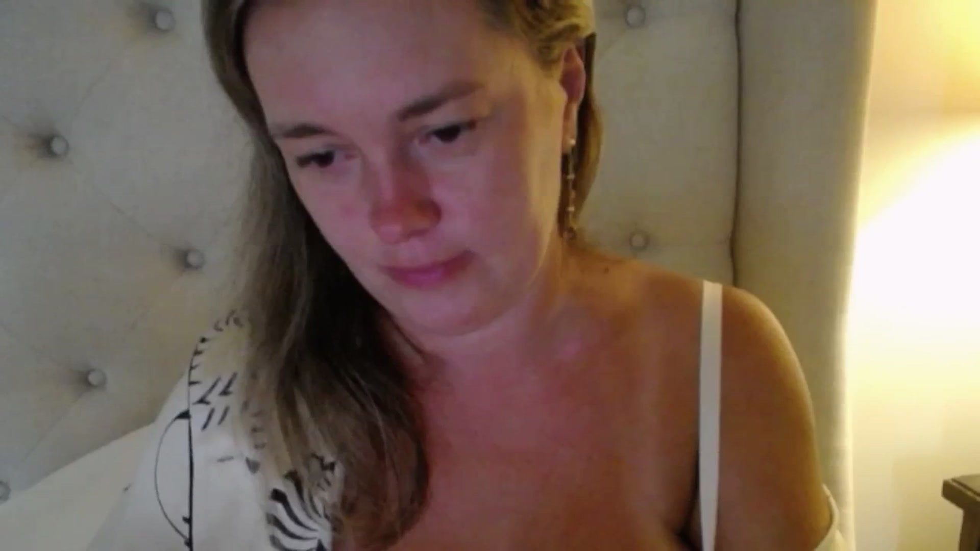 Gallery image thumbnail from J0llye's myfreecams stream on, 08/21/2025, 18:58 image 14 of 20