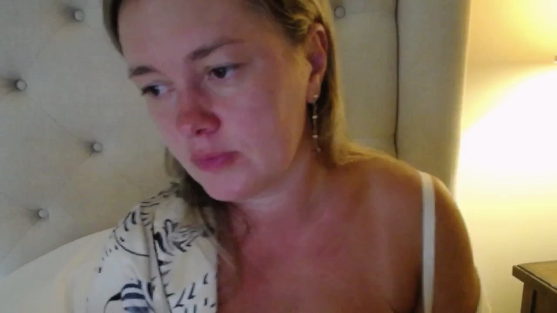 Gallery image thumbnail from J0llye's myfreecams stream on, 08/21/2025, 18:58 image 3 of 20