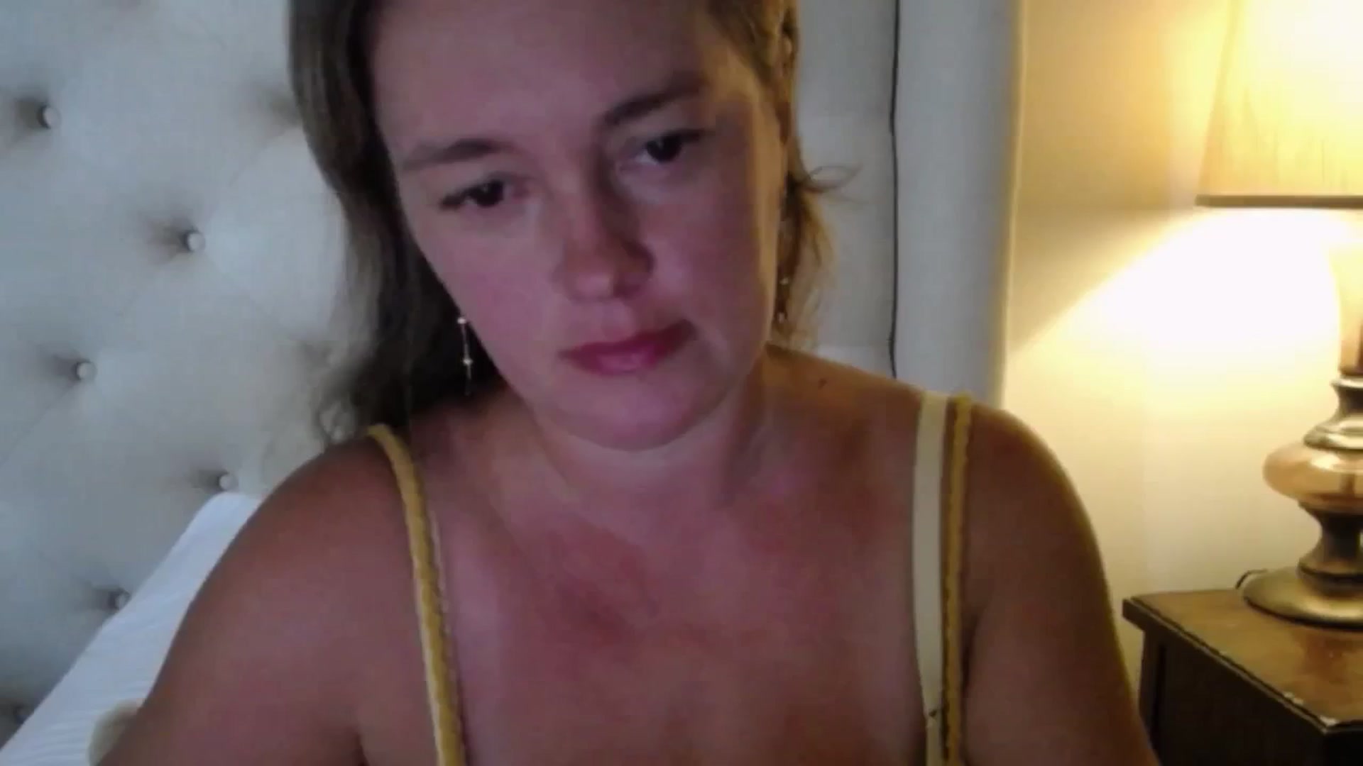Gallery image thumbnail from J0llye's myfreecams stream on, 08/22/2025, 17:51 image 5 of 20
