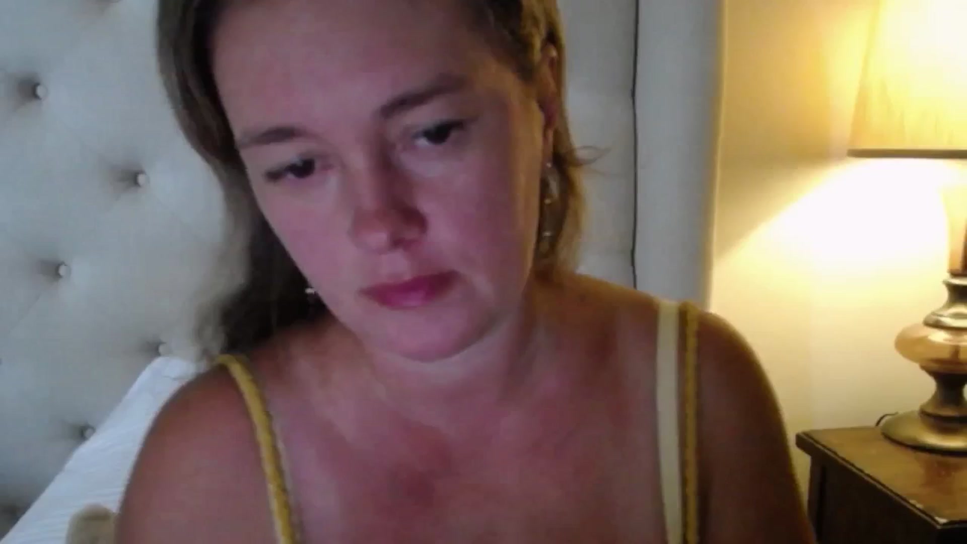 Gallery image thumbnail from J0llye's myfreecams stream on, 08/22/2025, 17:51 image 9 of 20