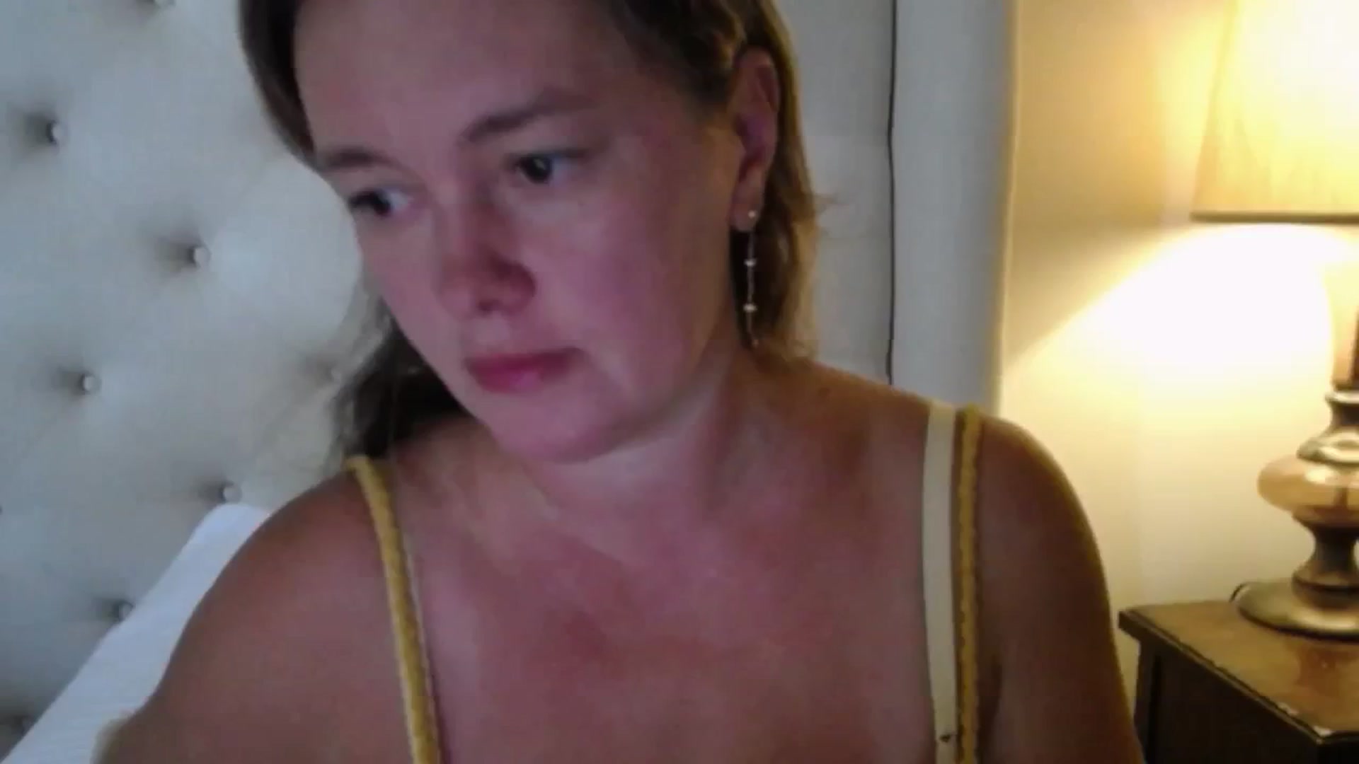 Gallery image thumbnail from J0llye's myfreecams stream on, 08/22/2025, 17:51 image 2 of 20