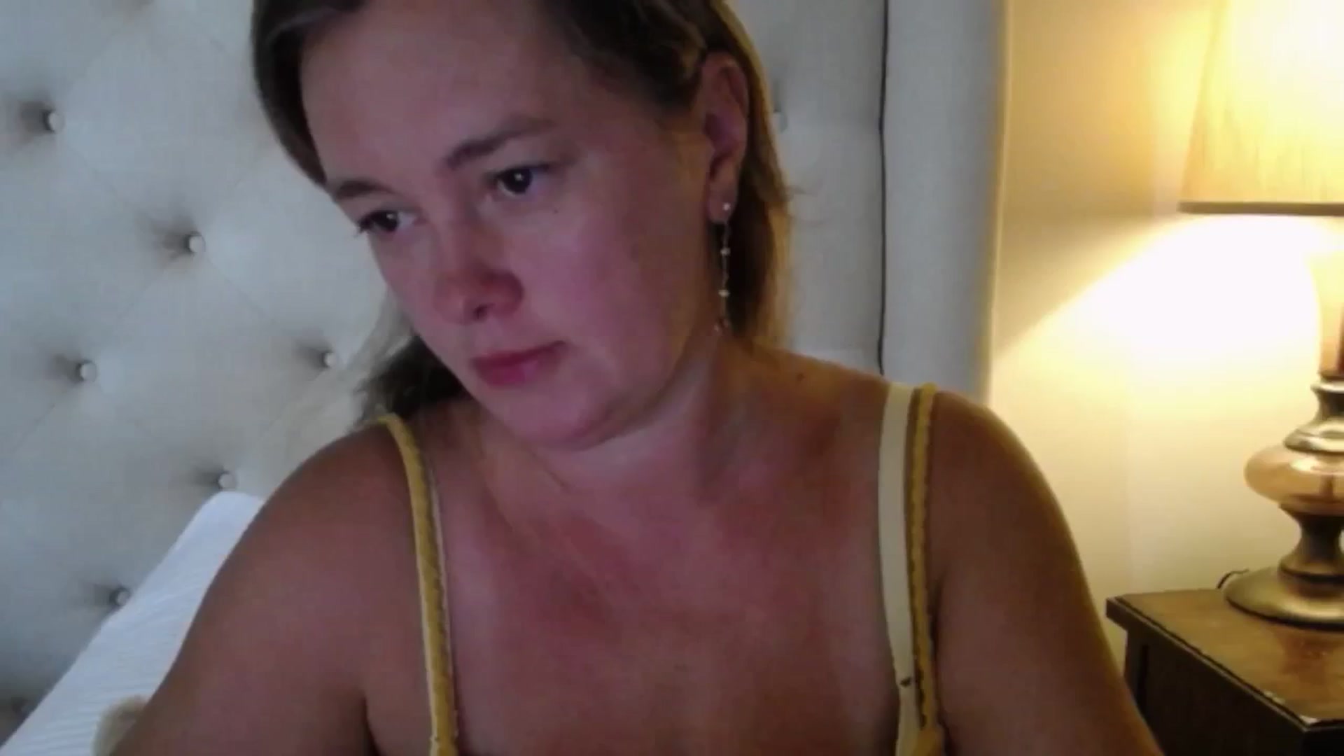 Gallery image thumbnail from J0llye's myfreecams stream on, 08/22/2025, 17:51 image 7 of 20