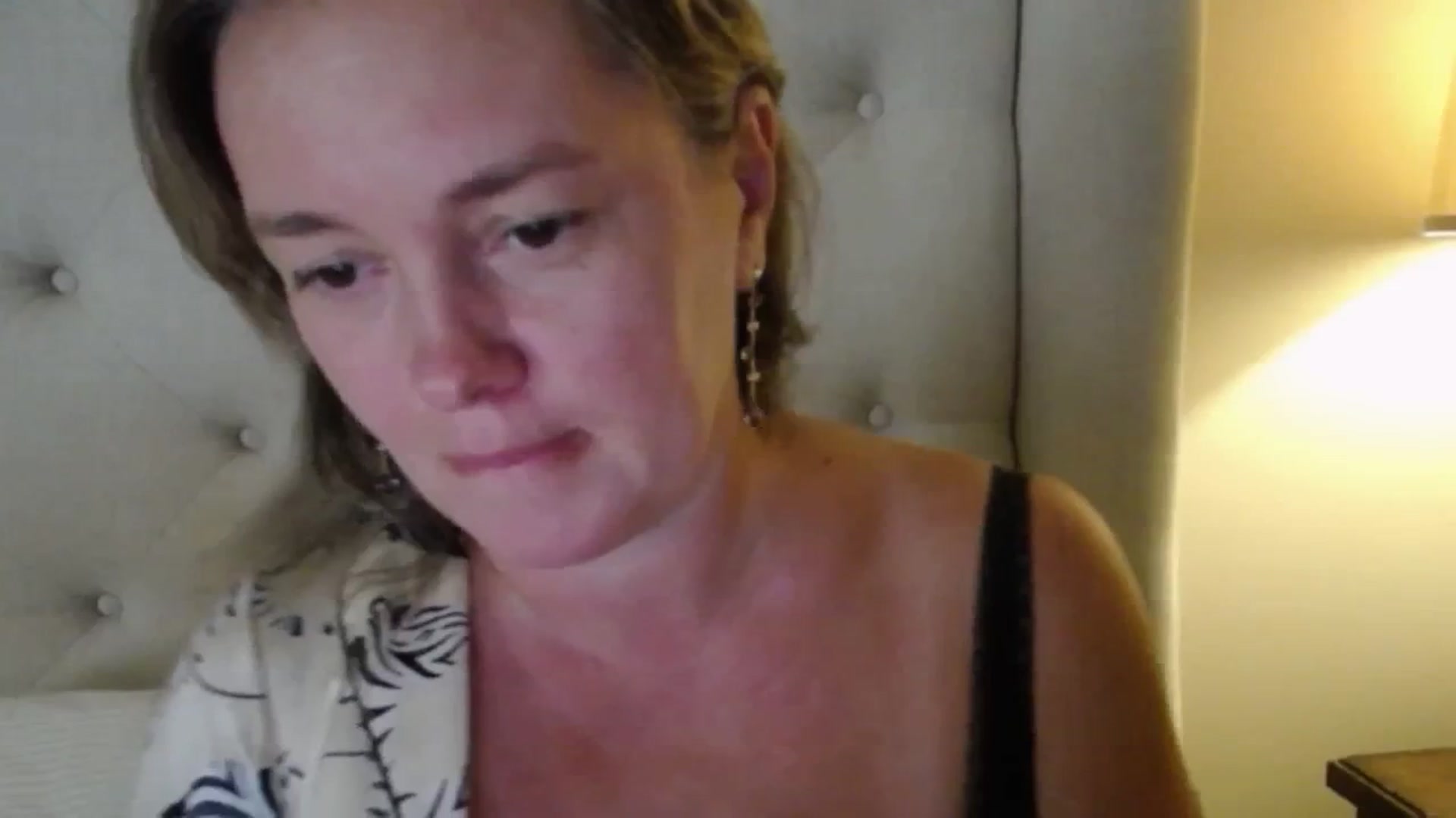 Gallery image thumbnail from J0llye's myfreecams stream on, 08/24/2025, 20:28 image 19 of 20