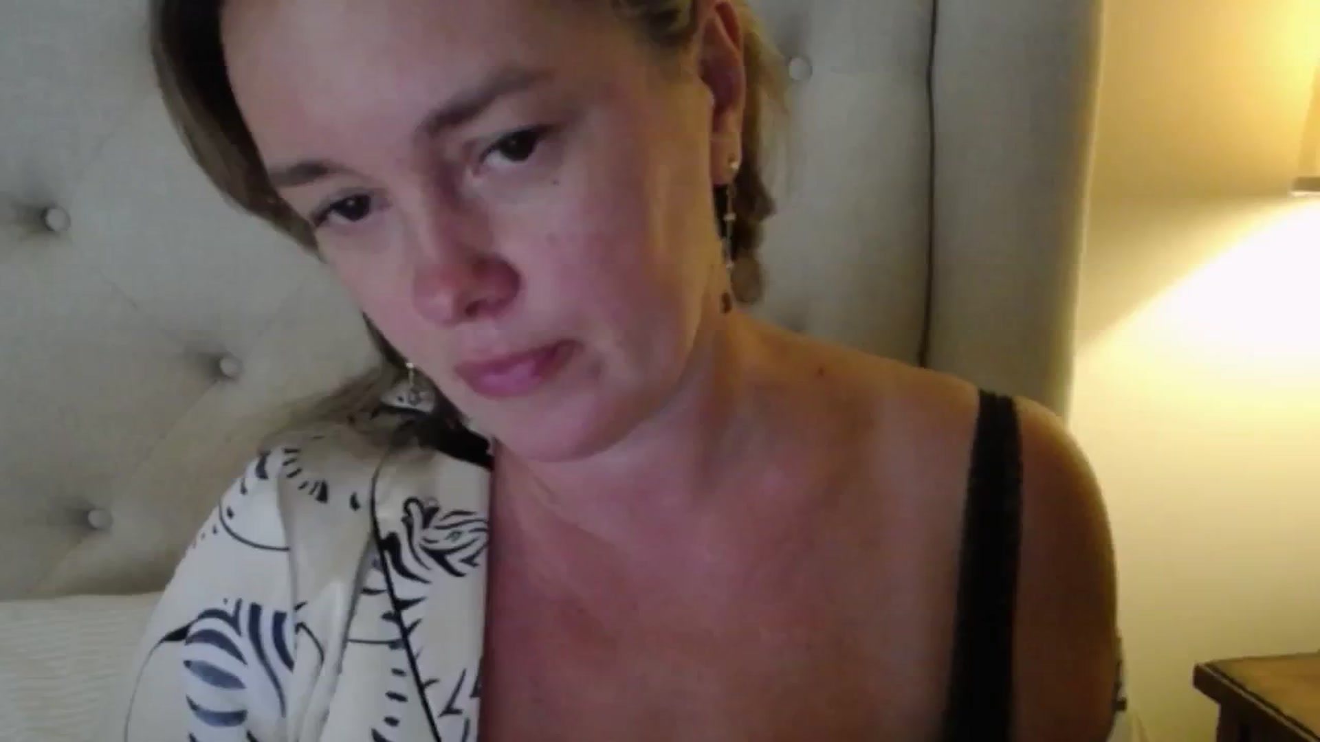 Gallery image thumbnail from J0llye's myfreecams stream on, 08/24/2025, 20:28 image 4 of 20