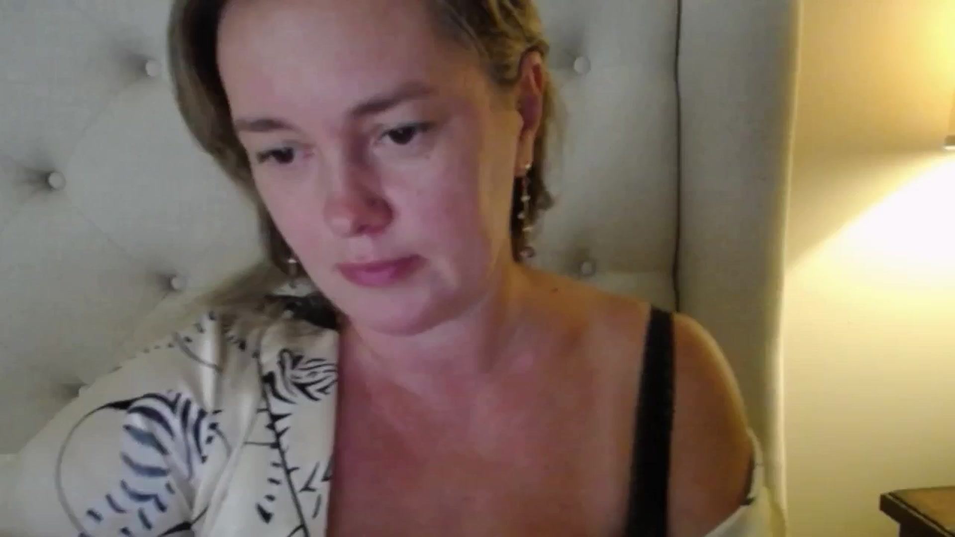 Gallery image thumbnail from J0llye's myfreecams stream on, 08/24/2025, 20:28 image 9 of 20