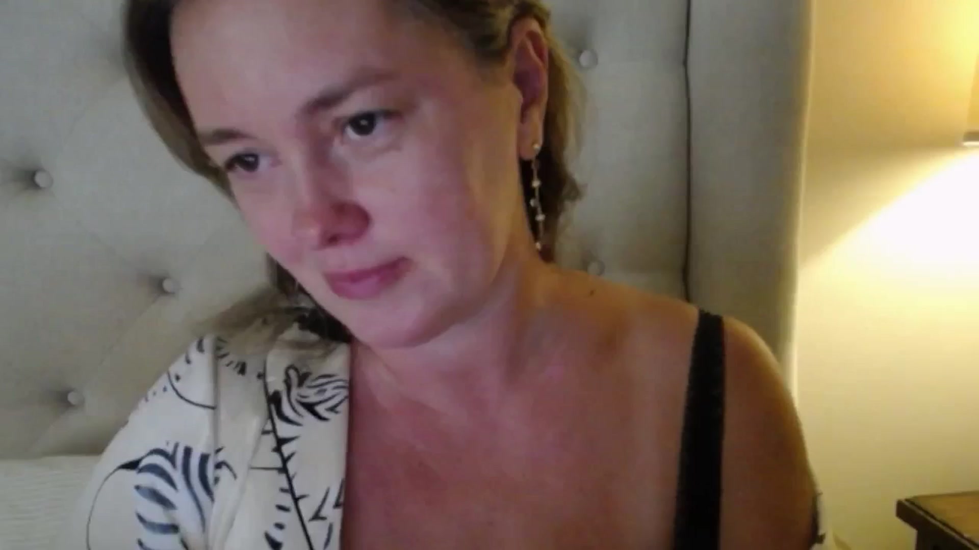 Gallery image thumbnail from J0llye's myfreecams stream on, 08/24/2025, 20:28 image 12 of 20